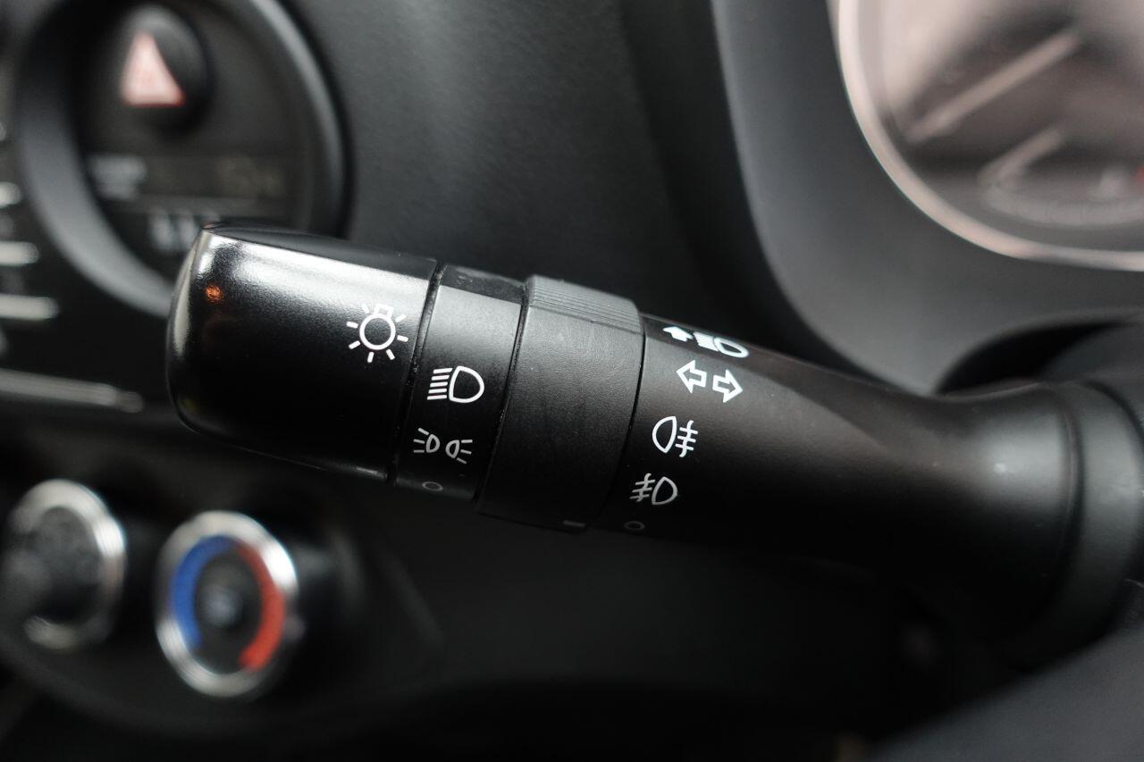 Toyota Yaris - Image 32