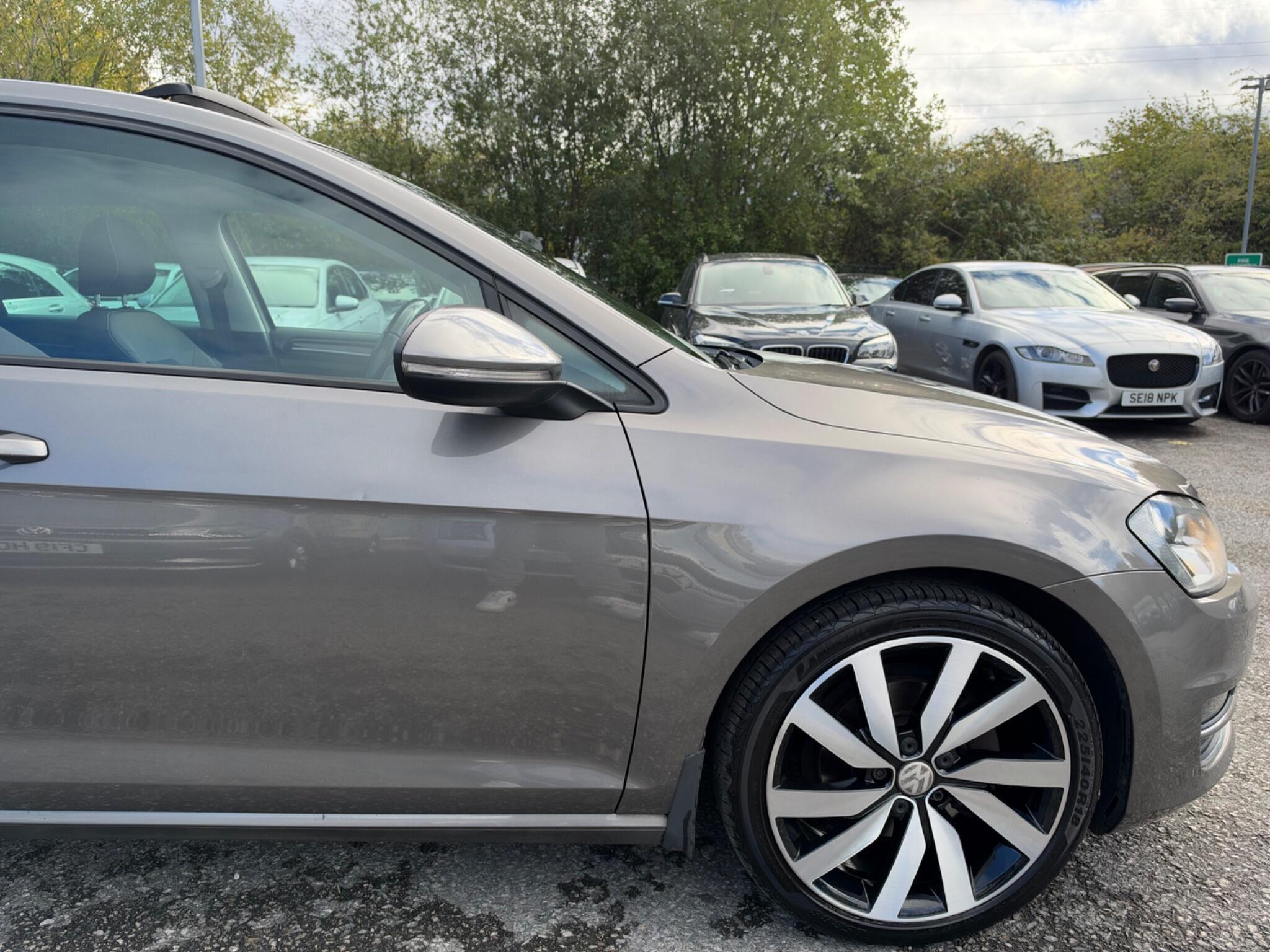 Volkswagen Golf - Image 14