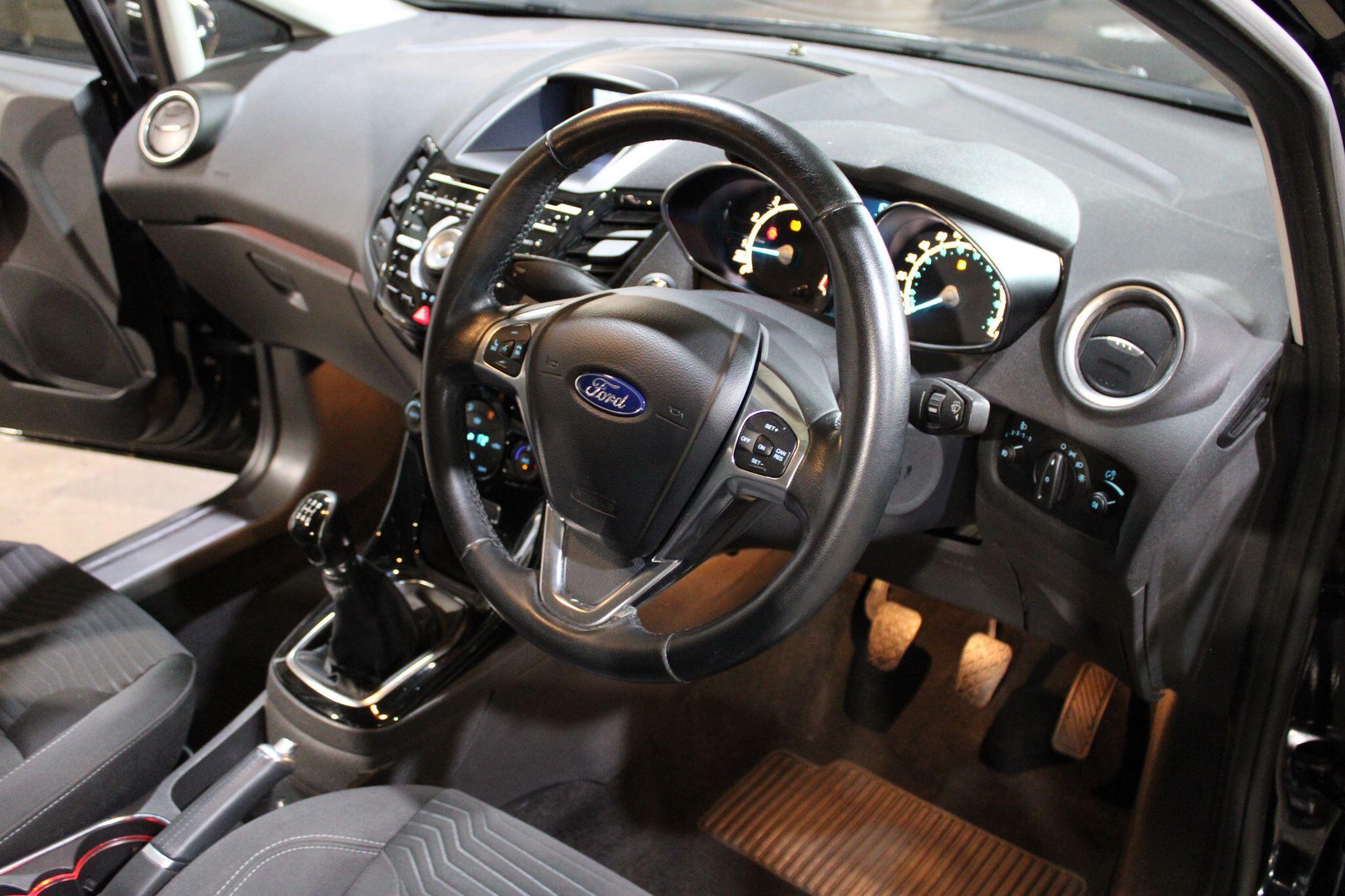 Ford Fiesta - Image 8