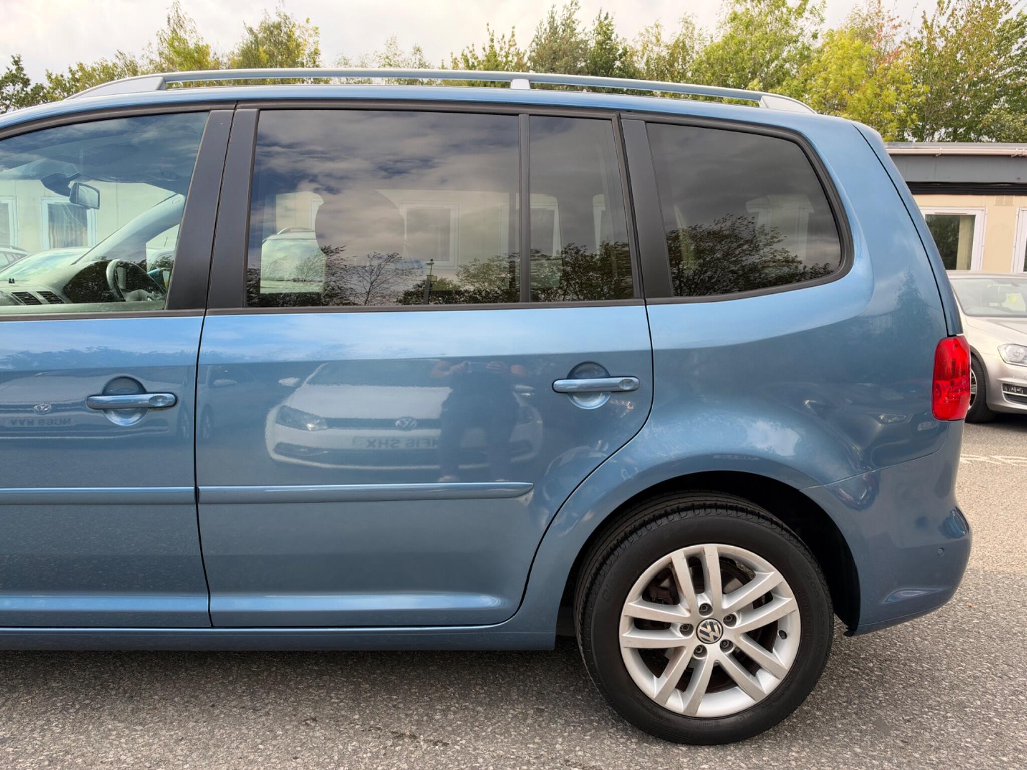 Volkswagen Touran - Image 9