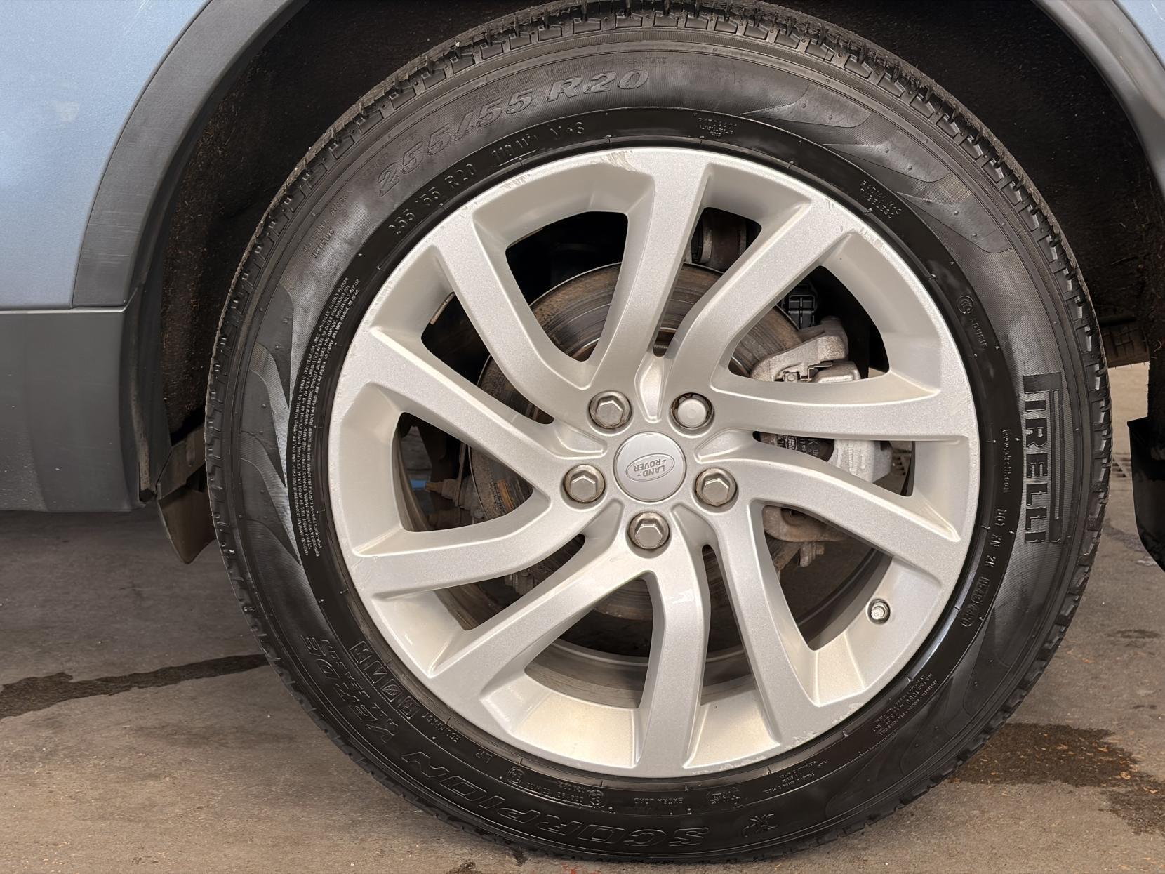 Land Rover Discovery - Image 16
