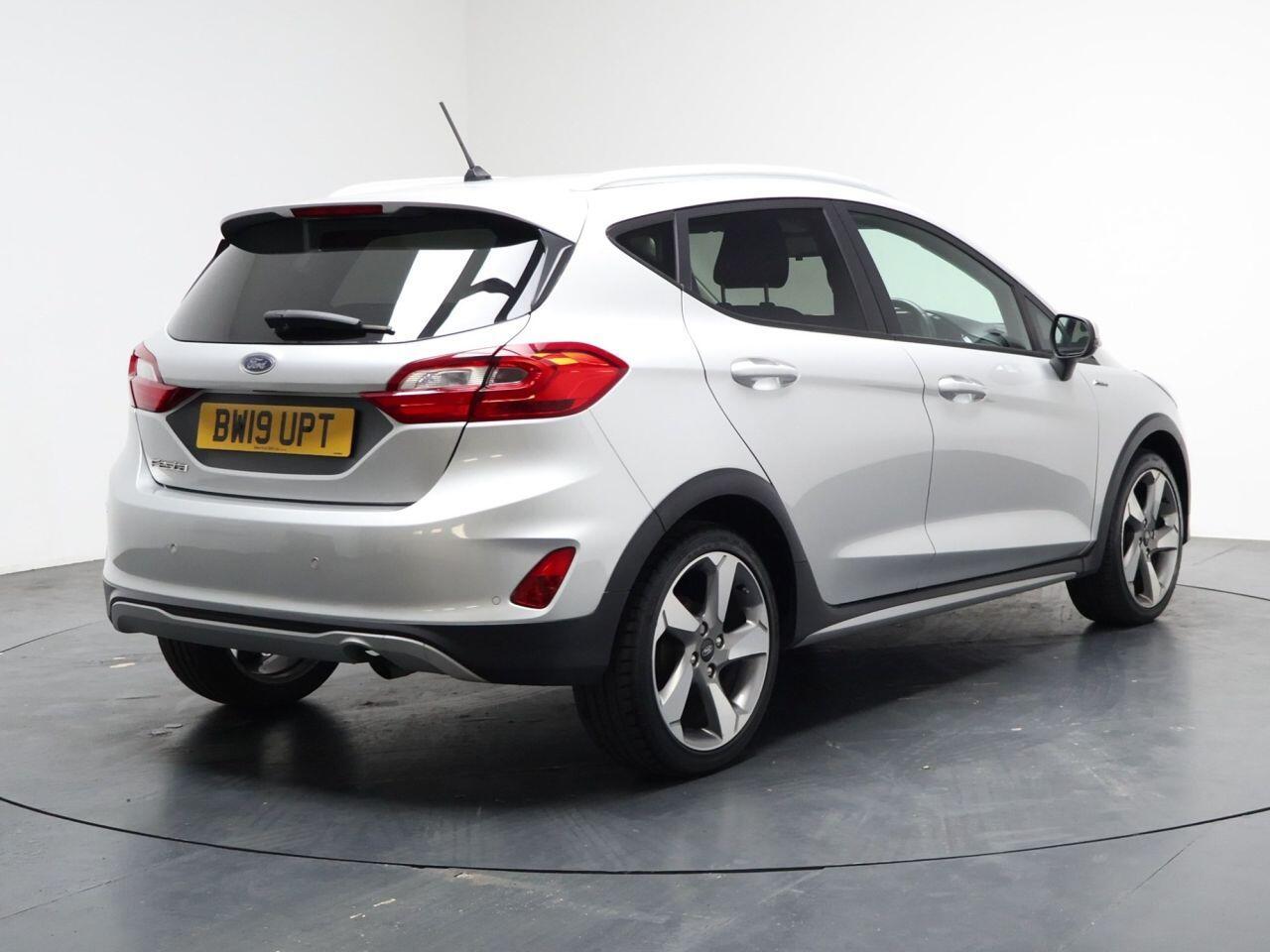 Ford Fiesta - Image 12