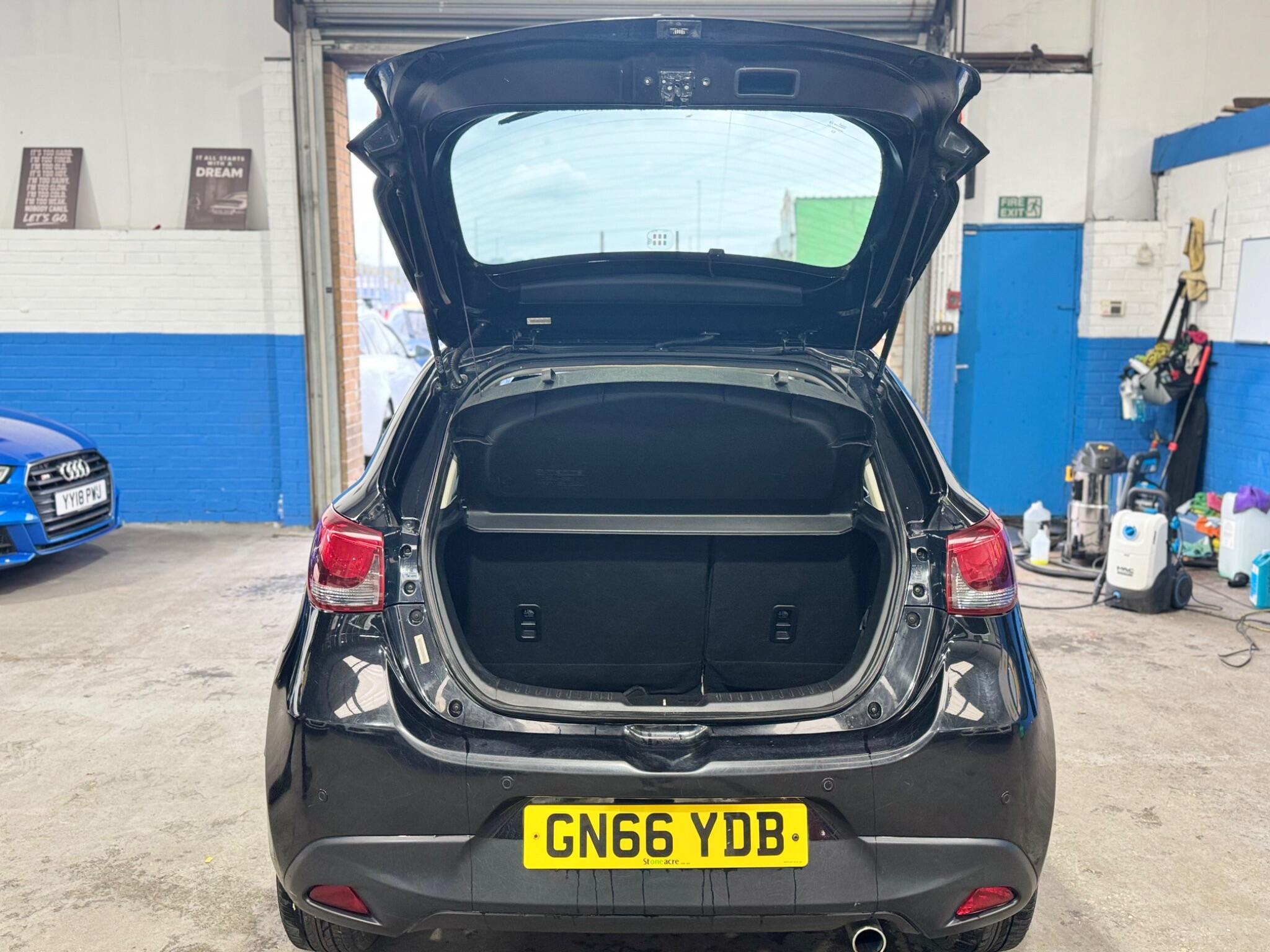 Mazda MAZDA2 - Image 26