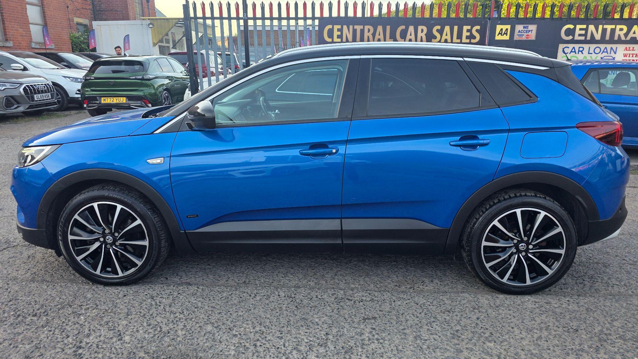 Vauxhall Grandland X - Image 17