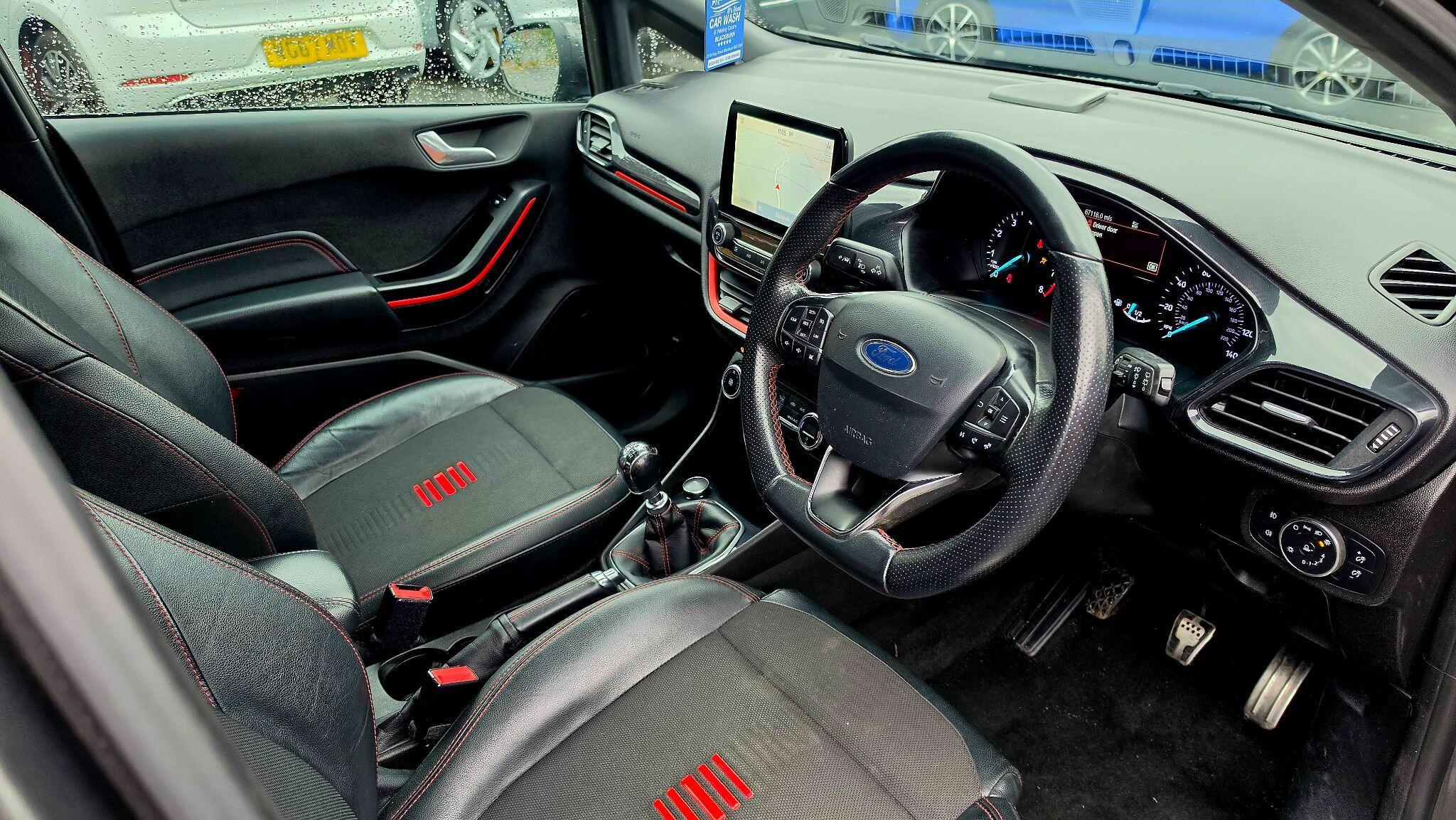 Ford Fiesta - Image 11