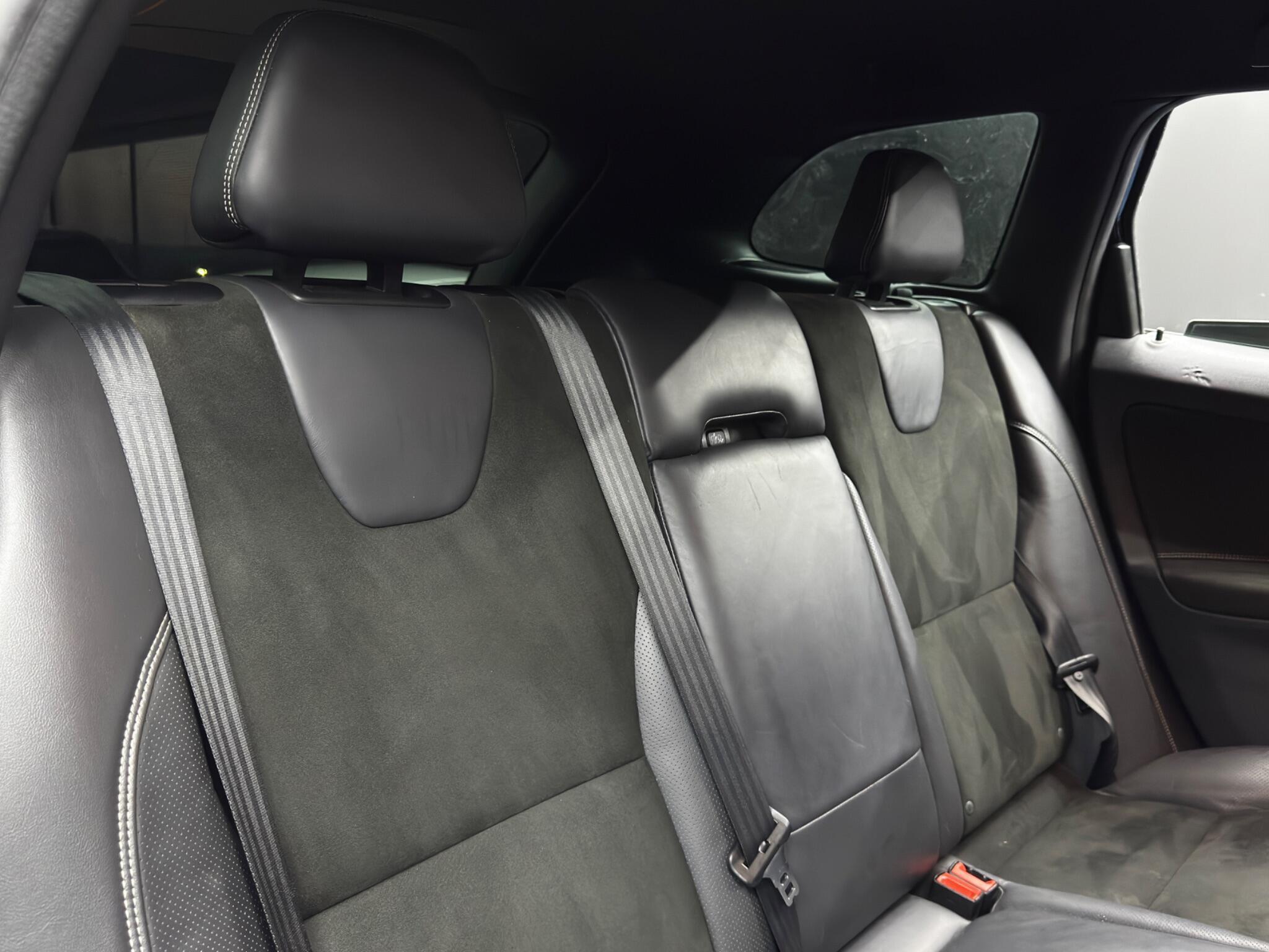 Volvo XC60 - Image 15