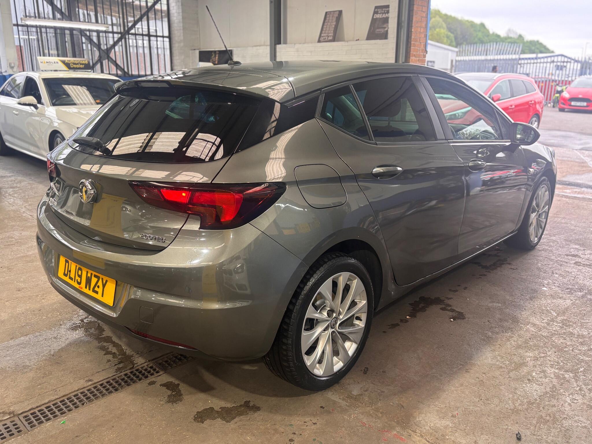 Vauxhall Astra - Image 10