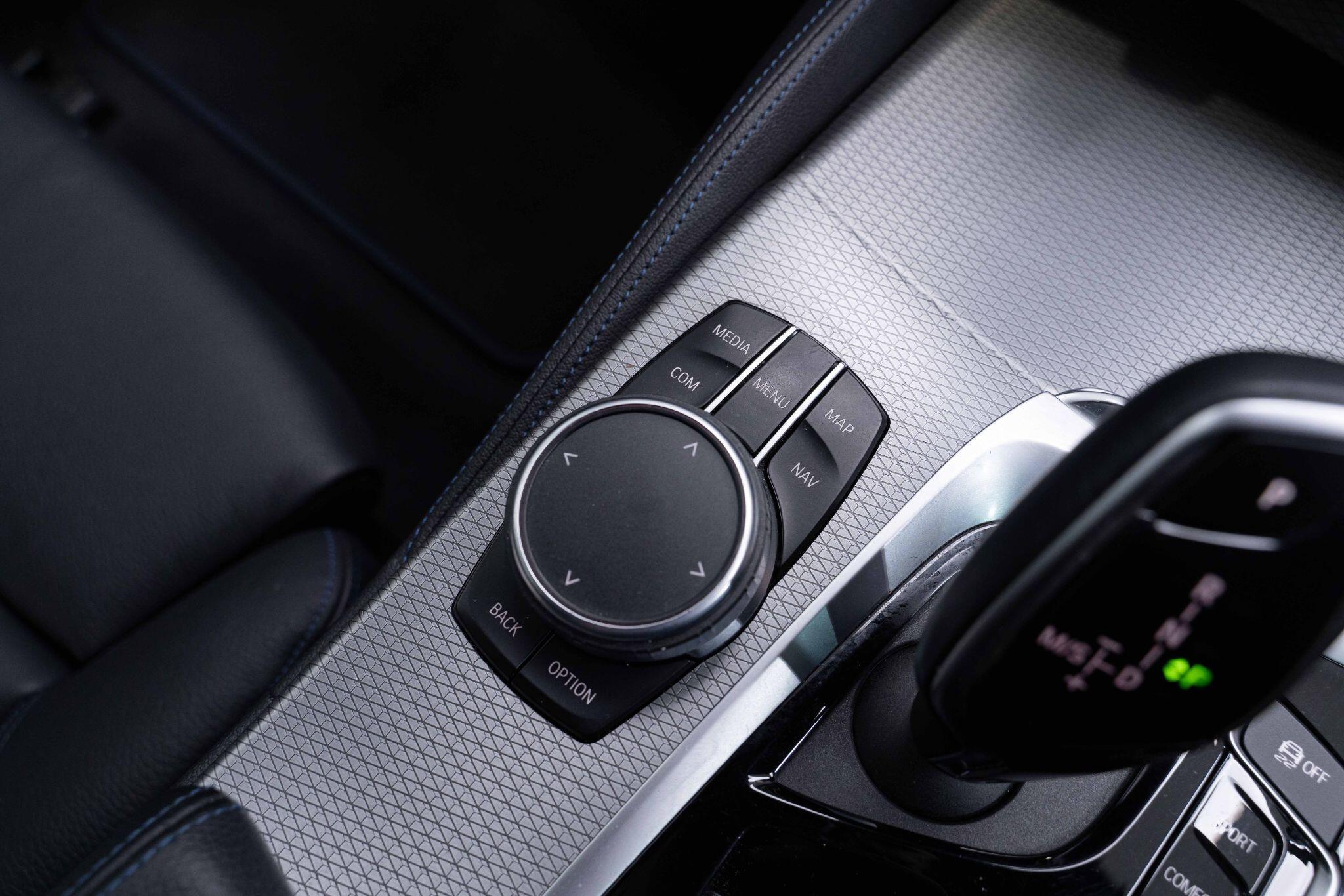 BMW 5 Series - Image 8