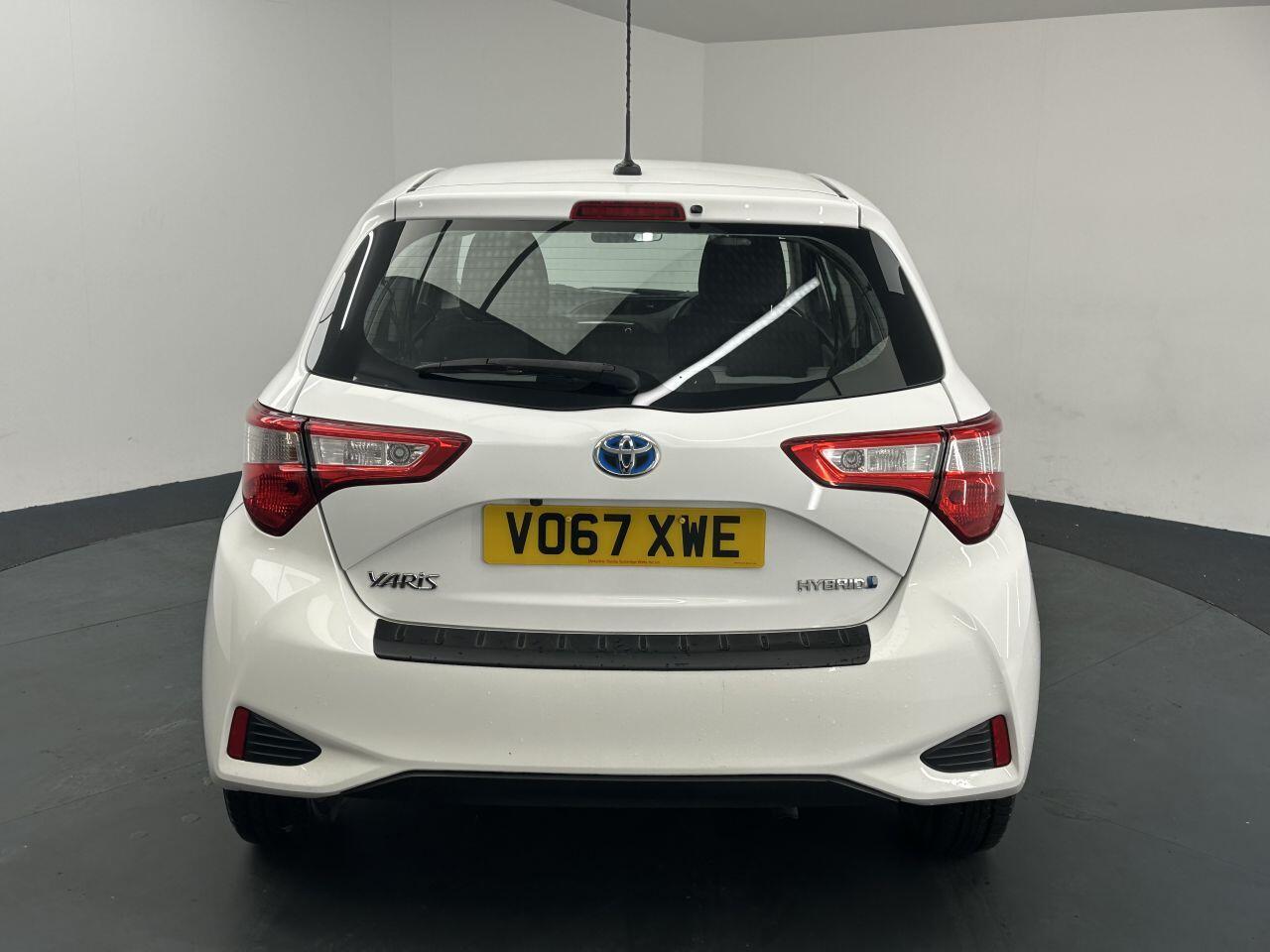 Toyota Yaris - Image 9