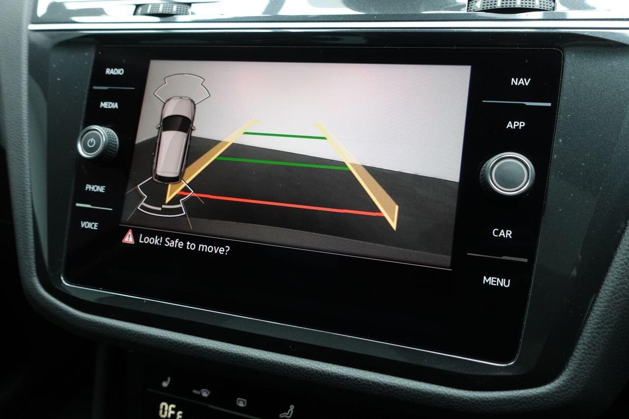 Volkswagen Tiguan - Image 31