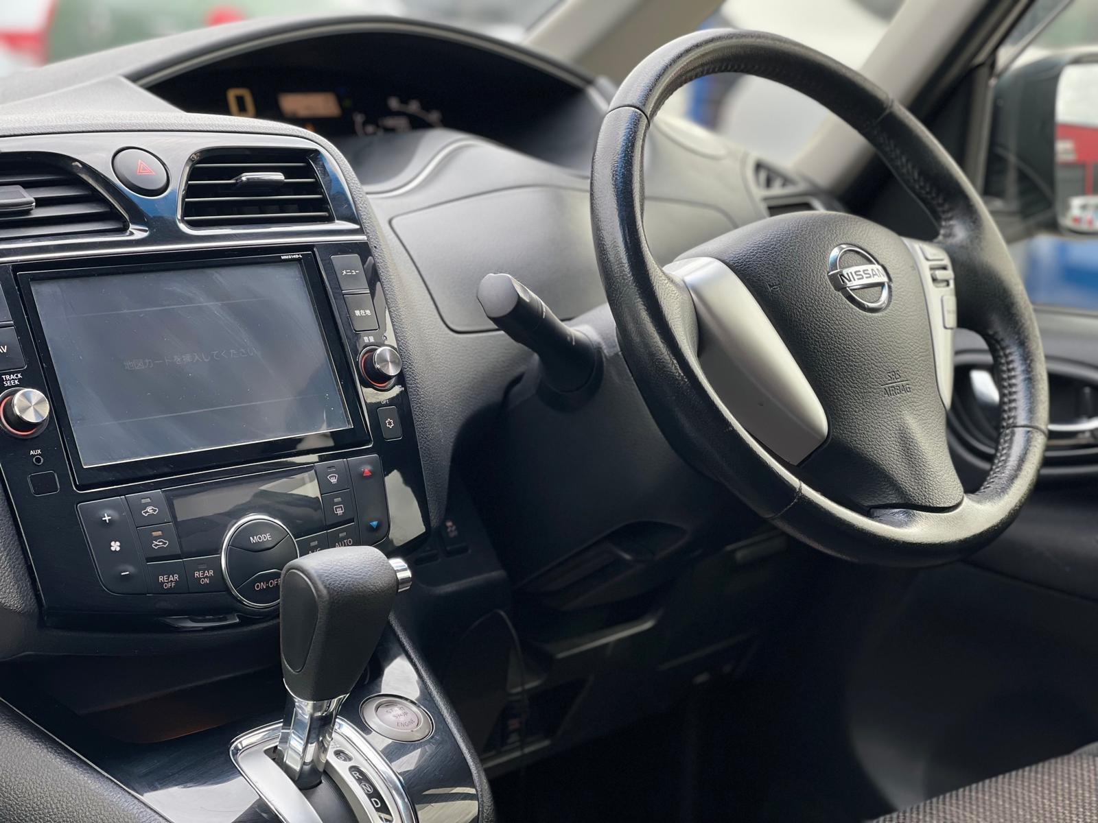 Nissan Serena - Image 35