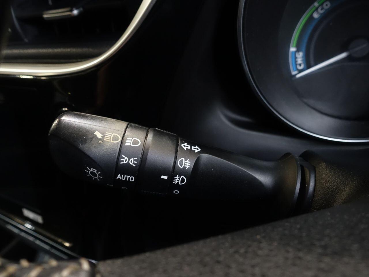 Toyota Auris - Image 18
