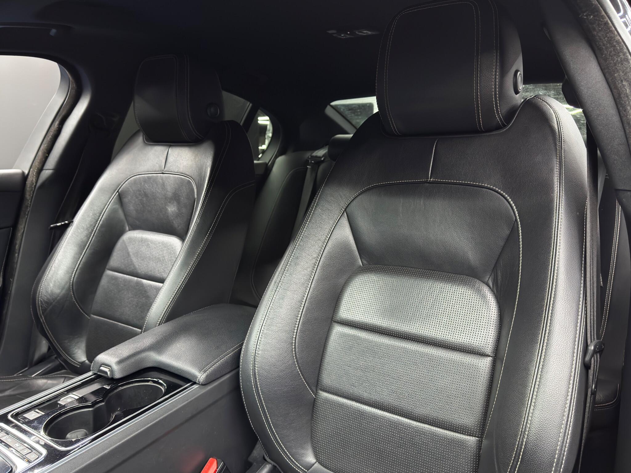 Jaguar XE - Image 14
