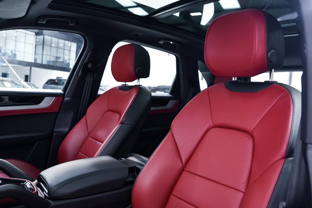 Porsche Cayenne - Image 15