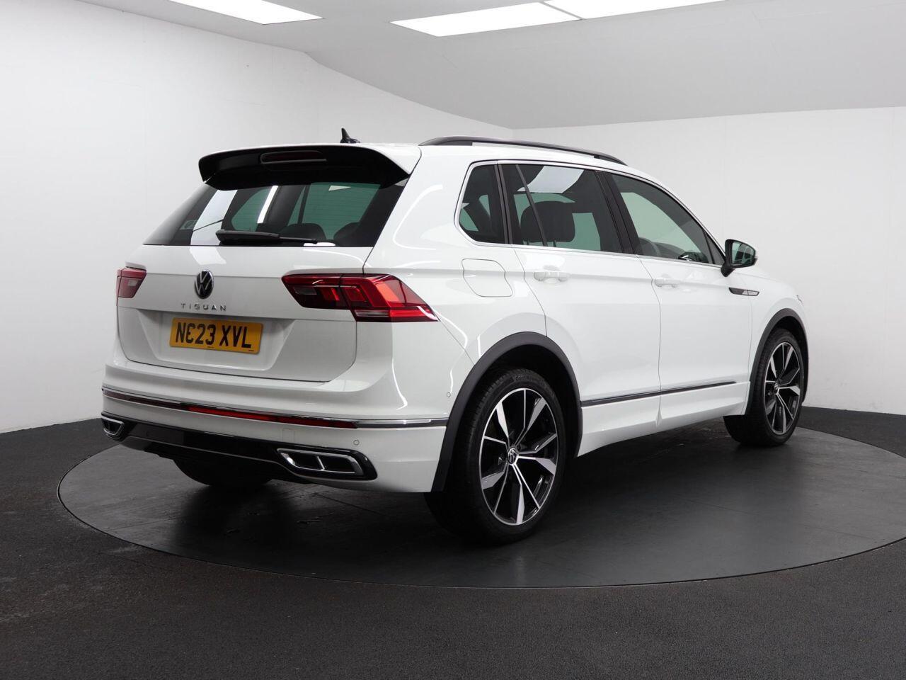Volkswagen Tiguan - Image 11