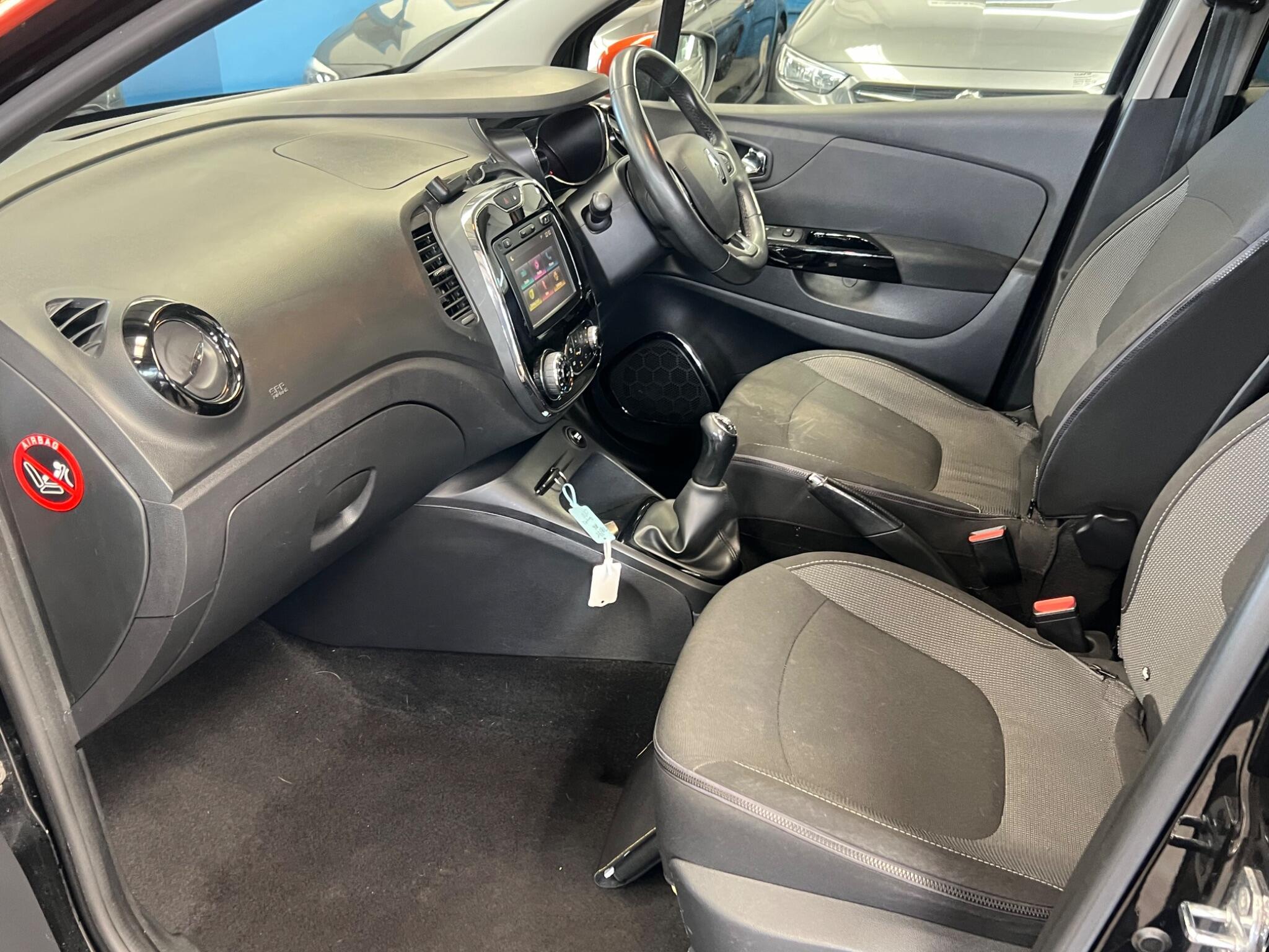 Renault Captur - Image 28