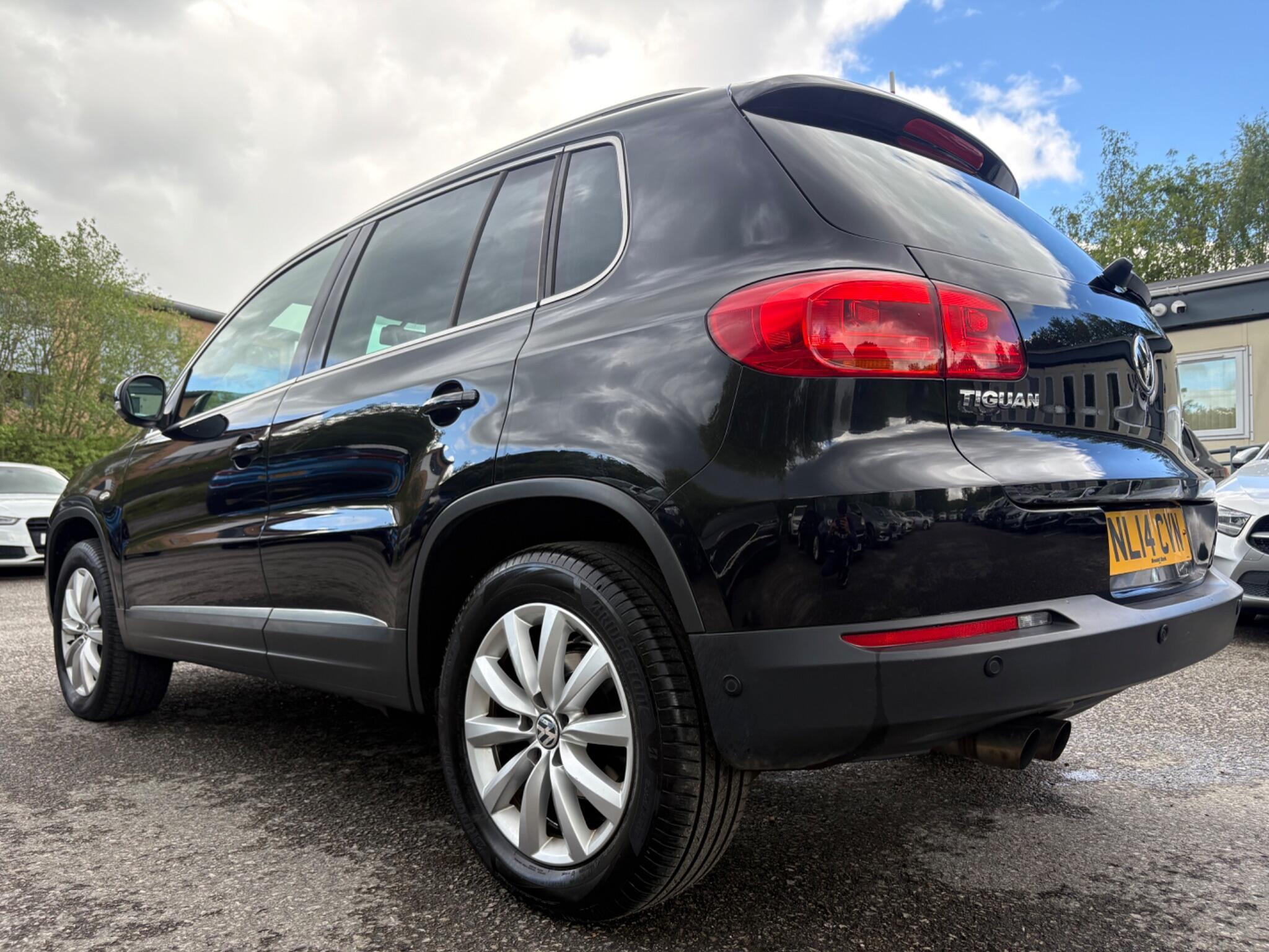 Volkswagen Tiguan - Image 12
