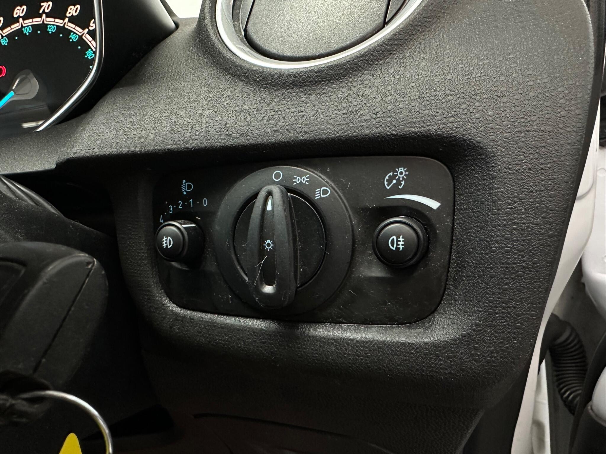 Ford Fiesta - Image 15