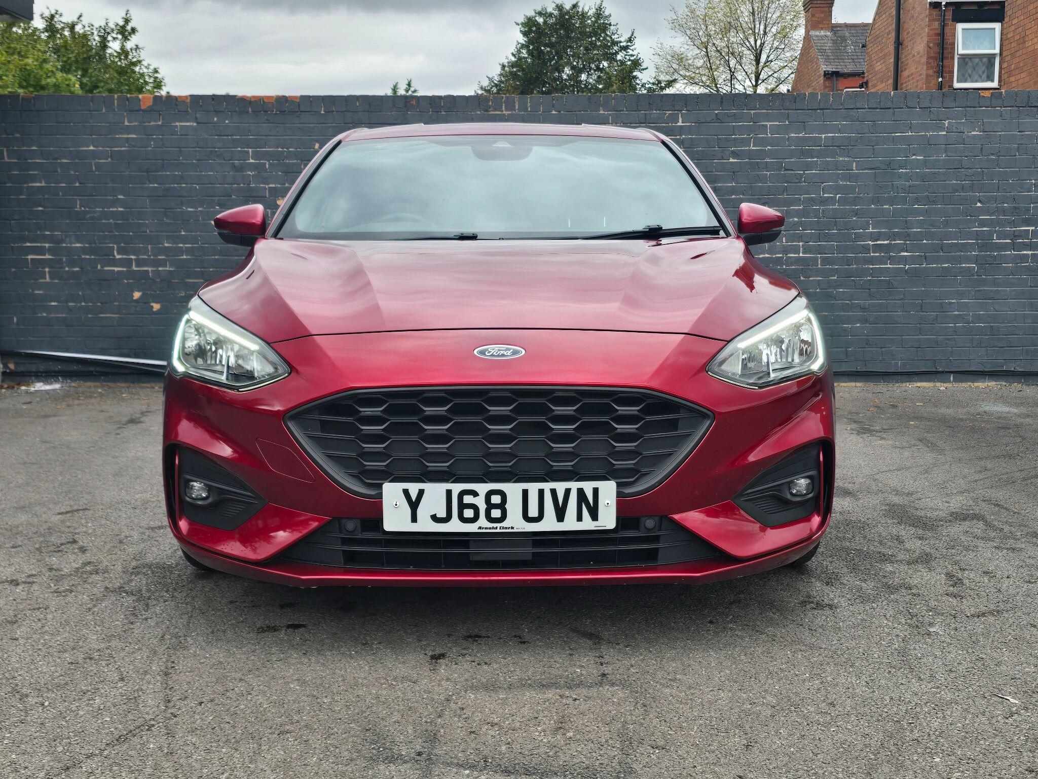 Ford Focus - Image 17