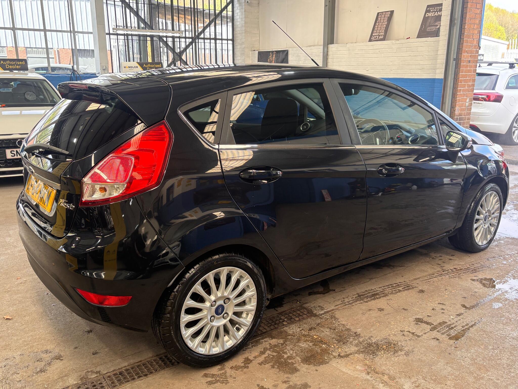 Ford Fiesta - Image 15