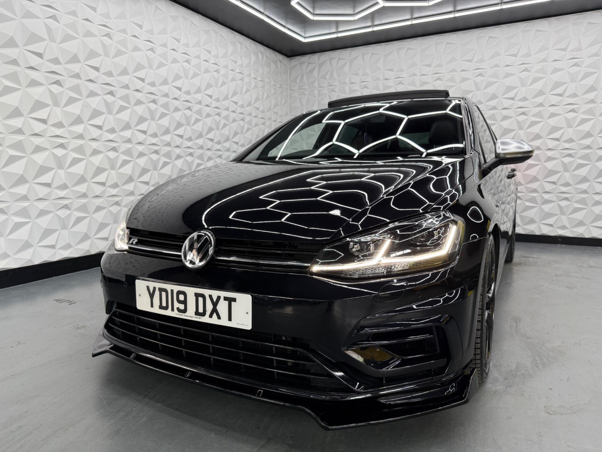 Volkswagen Golf - Image 10