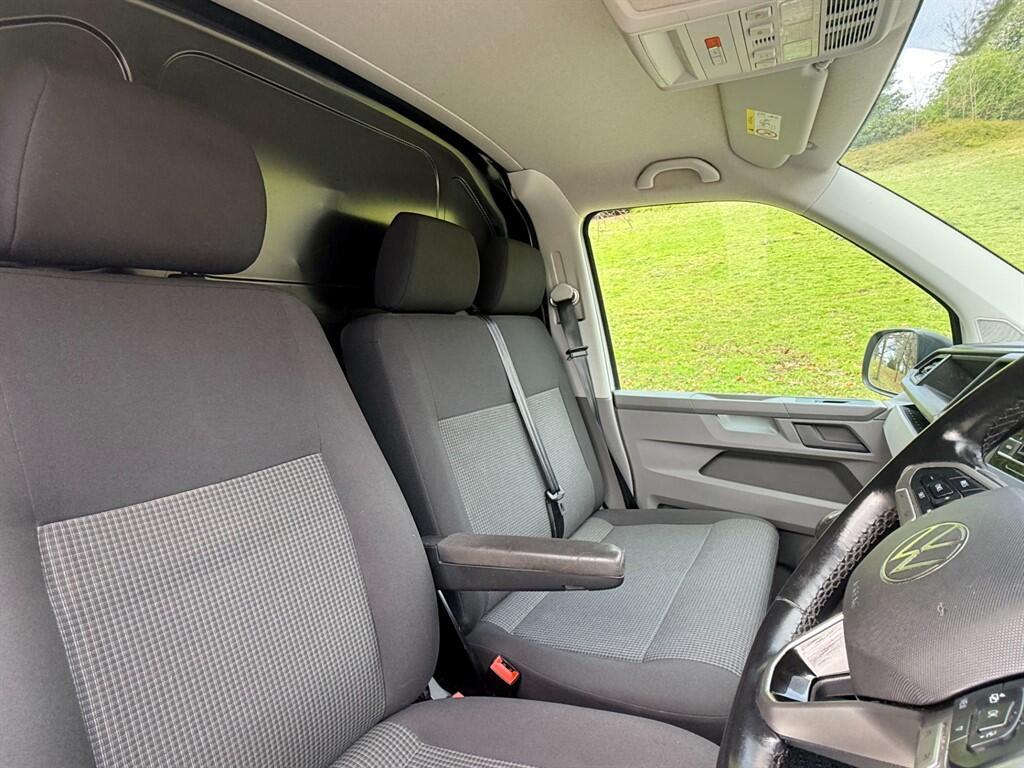 Volkswagen Transporter - Image 17