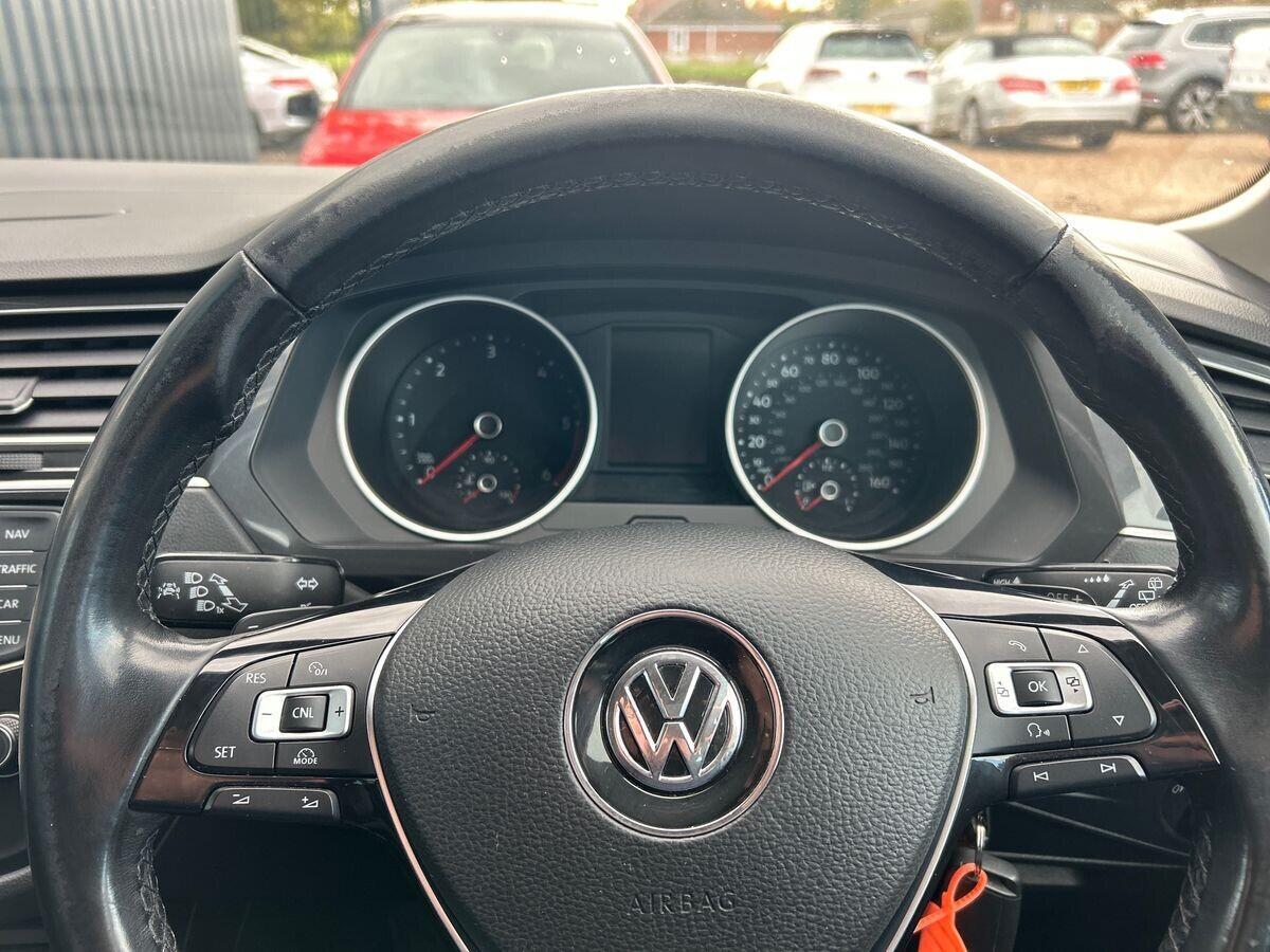 Volkswagen Tiguan - Image 22