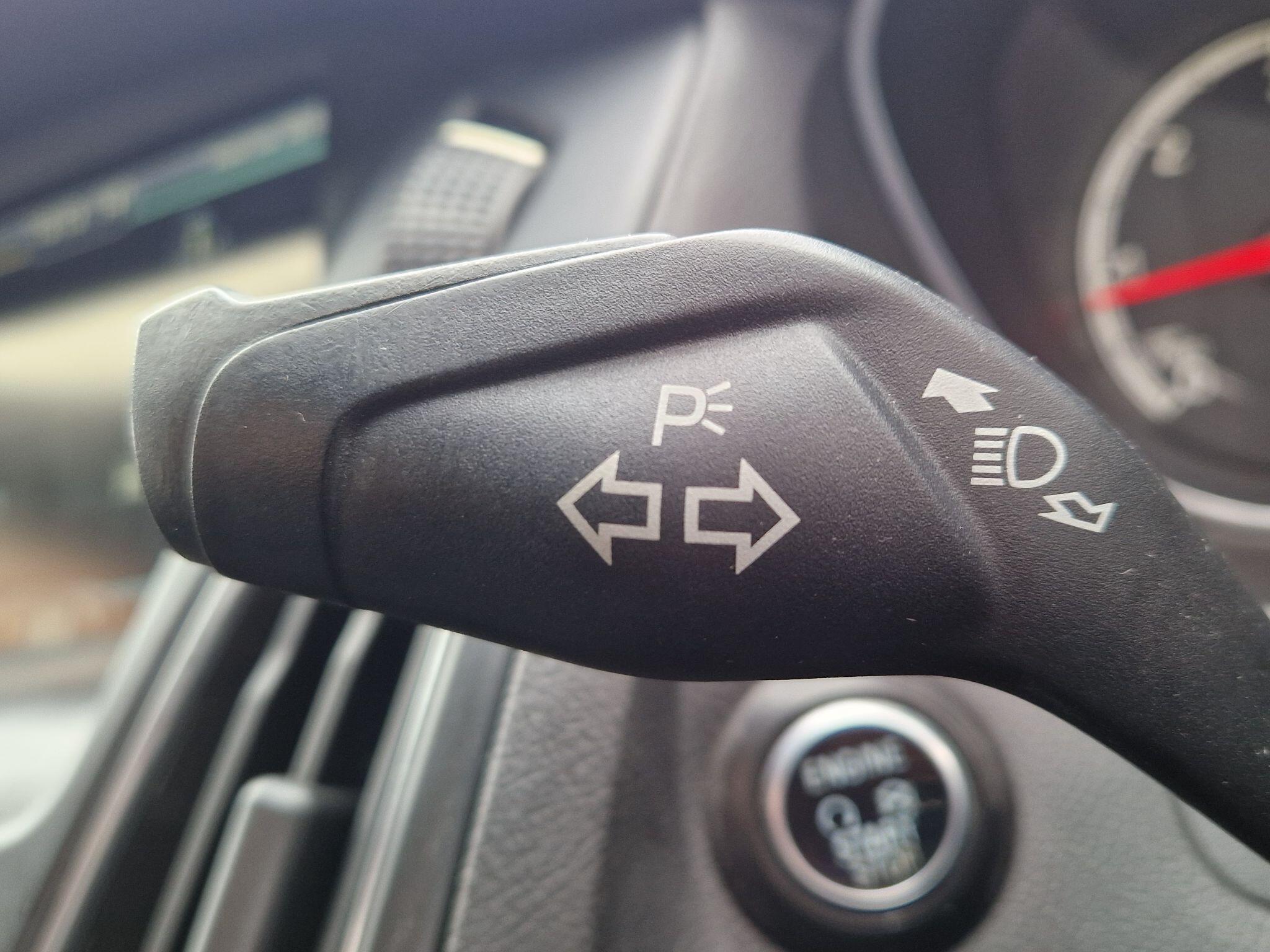 Ford Focus - Image 44