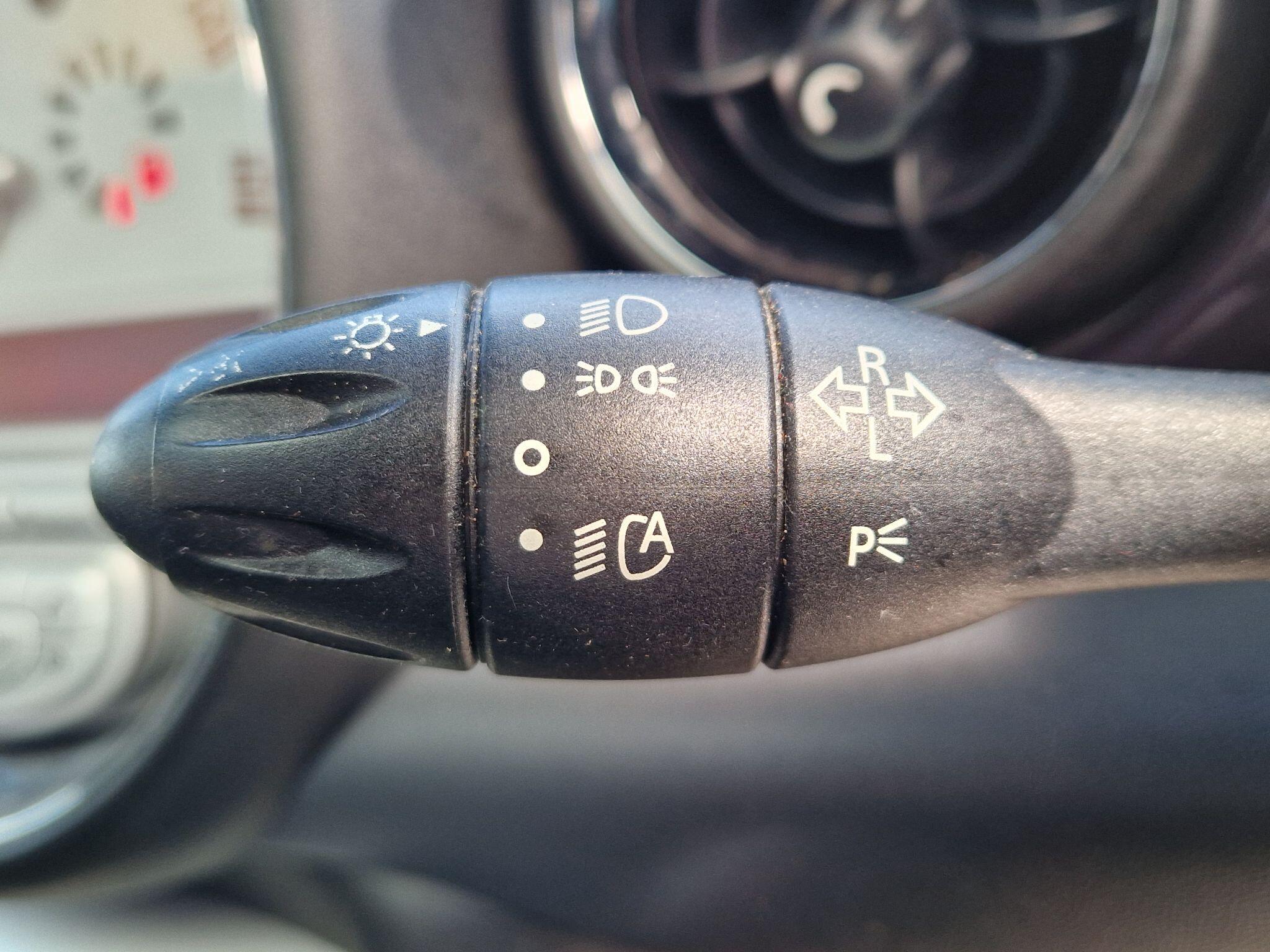 MINI Hatch - Image 37