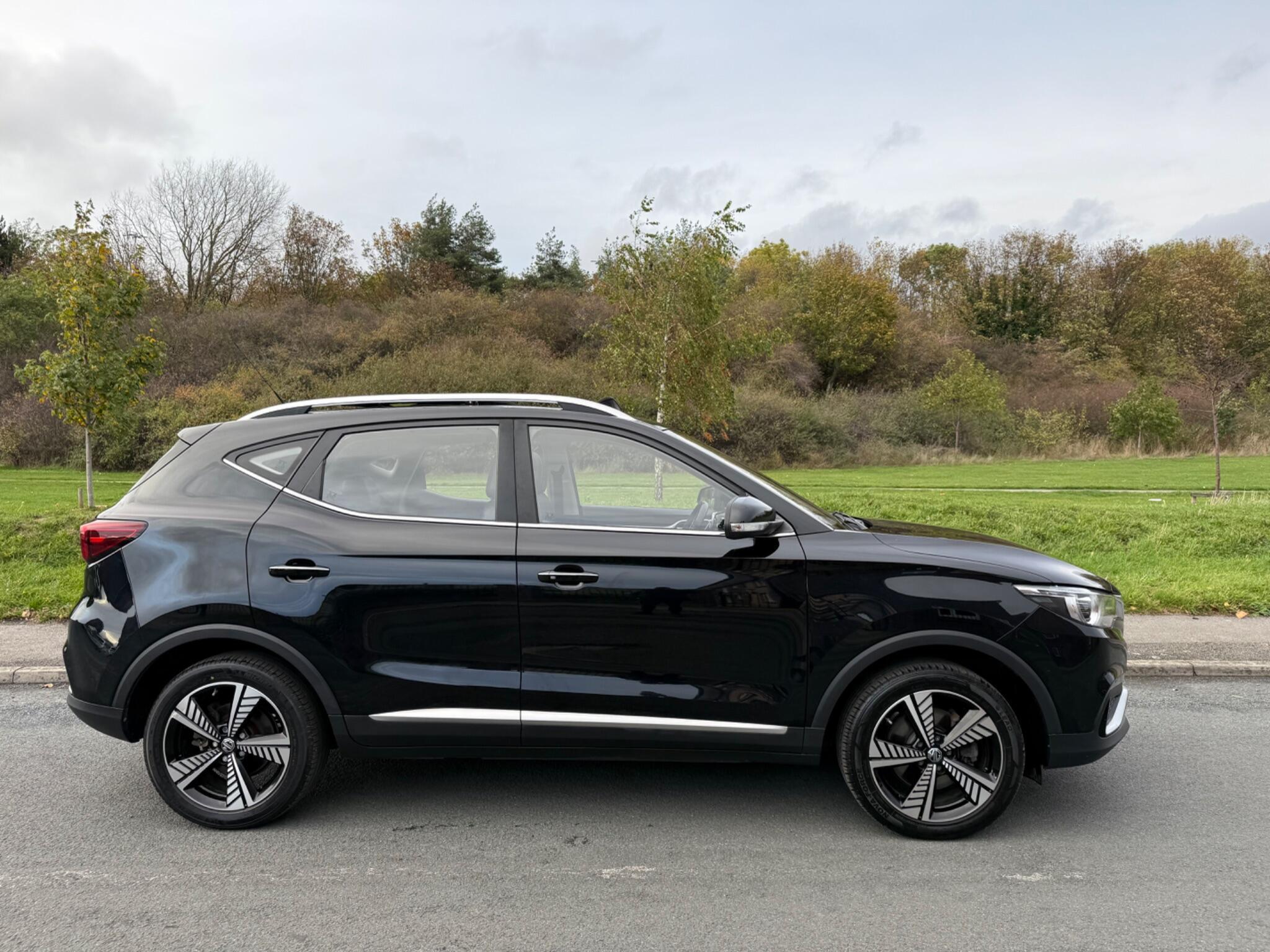 MG MG ZS - Image 2