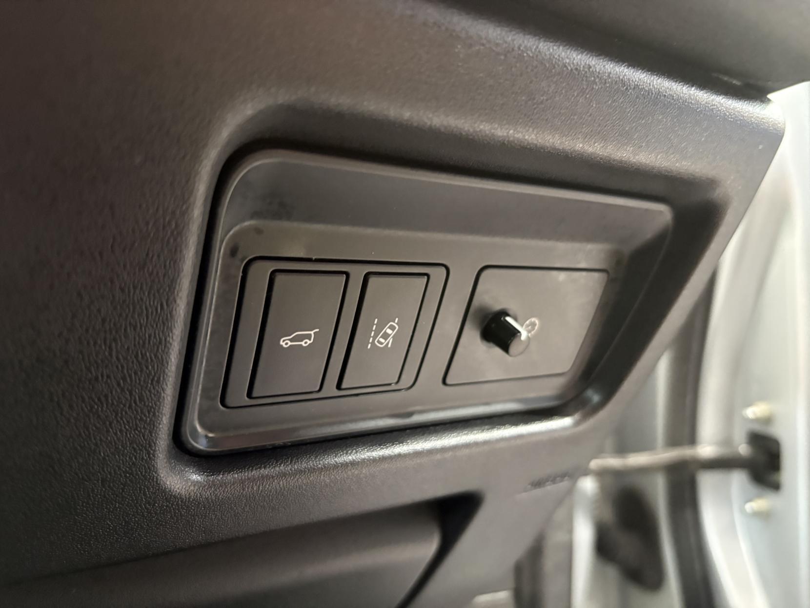 Land Rover DISCOVERY SPORT - Image 15