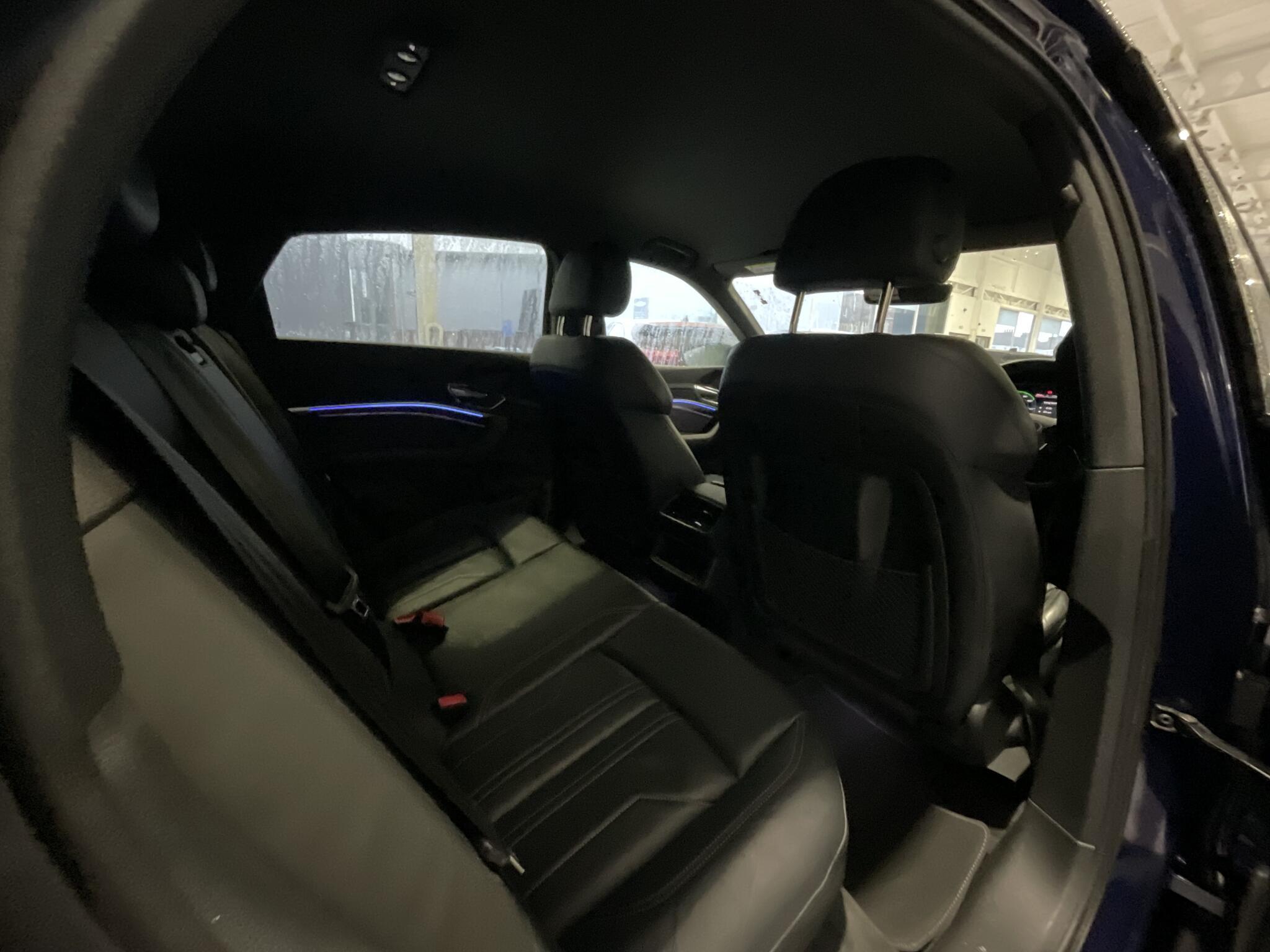 Audi E-Tron - Image 10