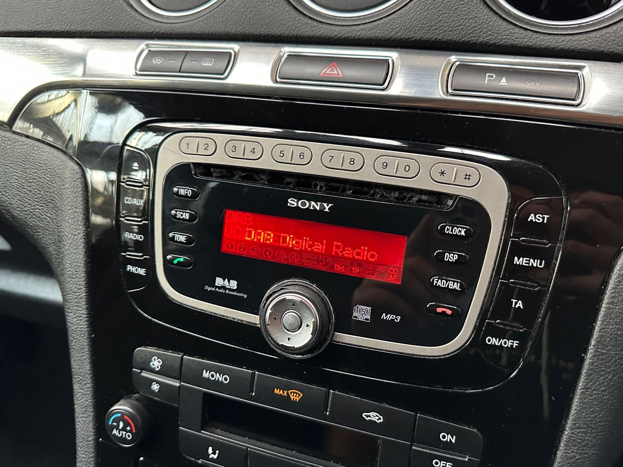 Ford S-MAX - Image 15