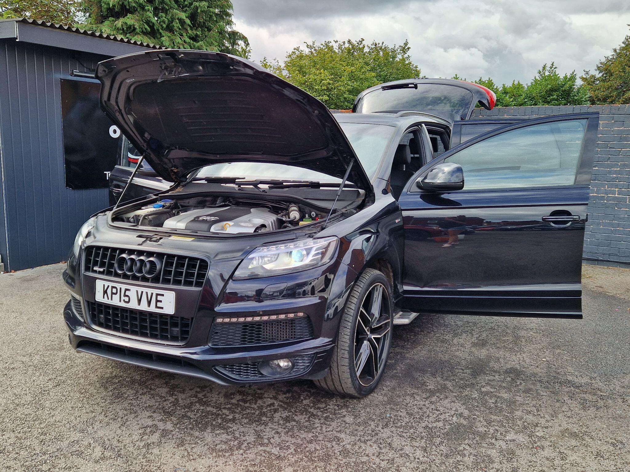 Audi Q7 - Image 13