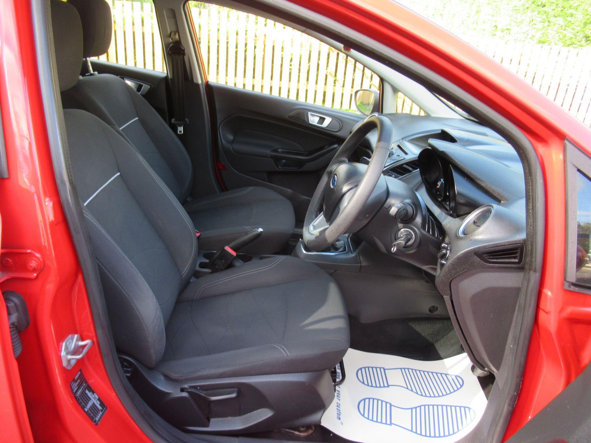 Ford Fiesta - Image 18