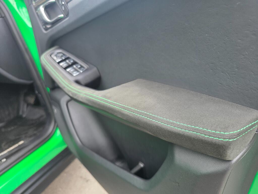 Porsche Macan - Image 31