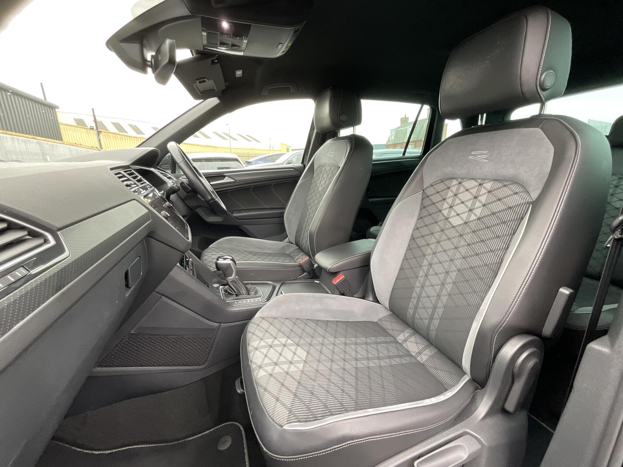 Volkswagen Tiguan - Image 18