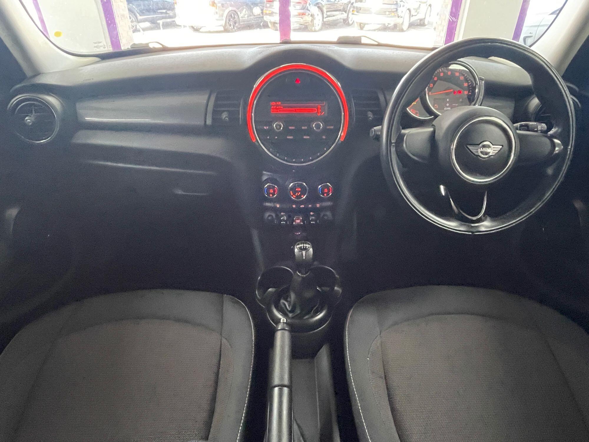 MINI Hatch - Image 2