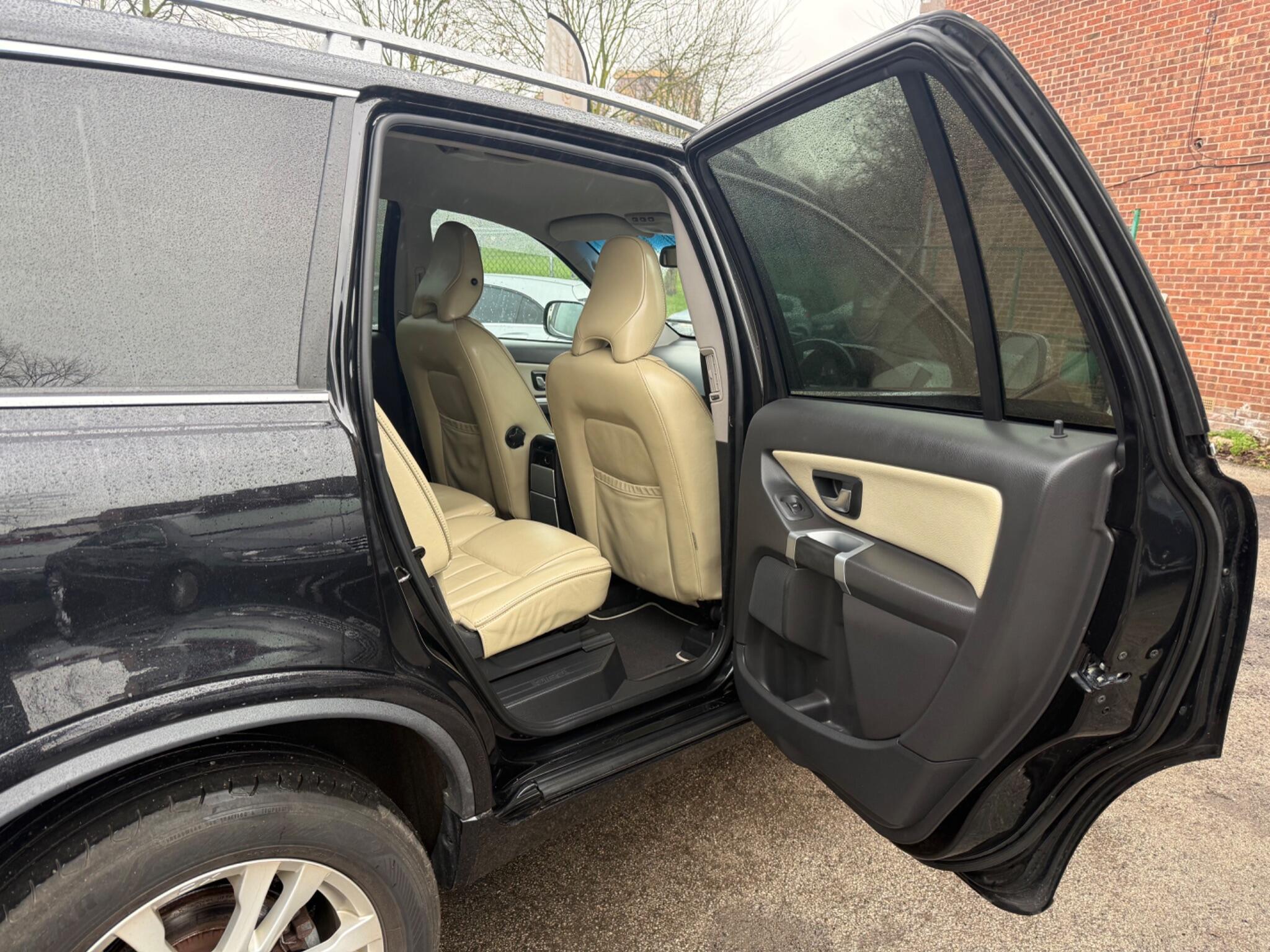 Volvo XC90 - Image 19