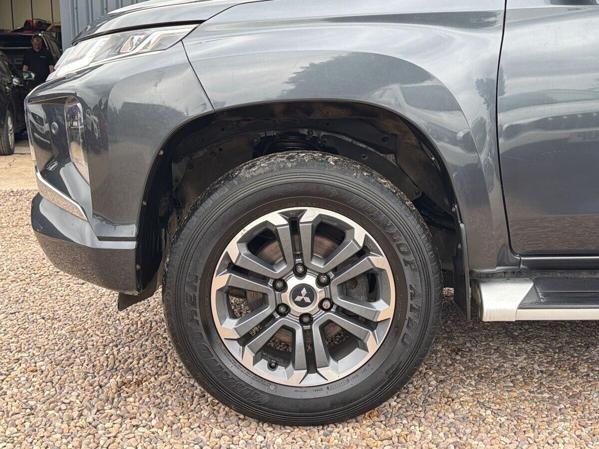 Mitsubishi L200 - Image 17
