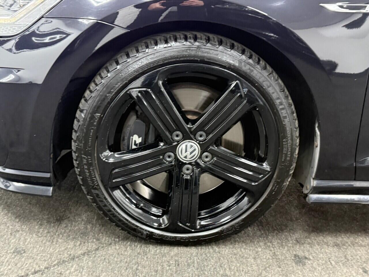 Volkswagen Golf - Image 11