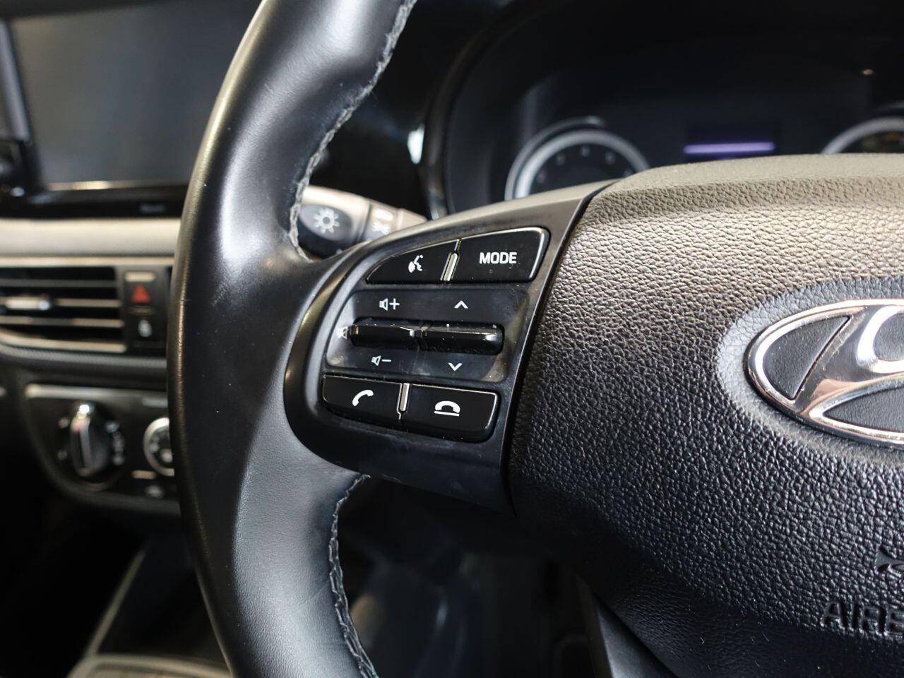 Hyundai i10 - Image 19