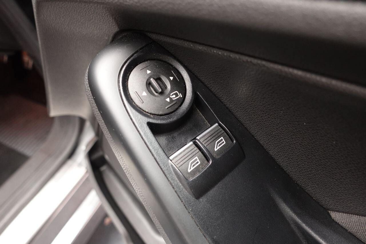 Ford Fiesta - Image 13