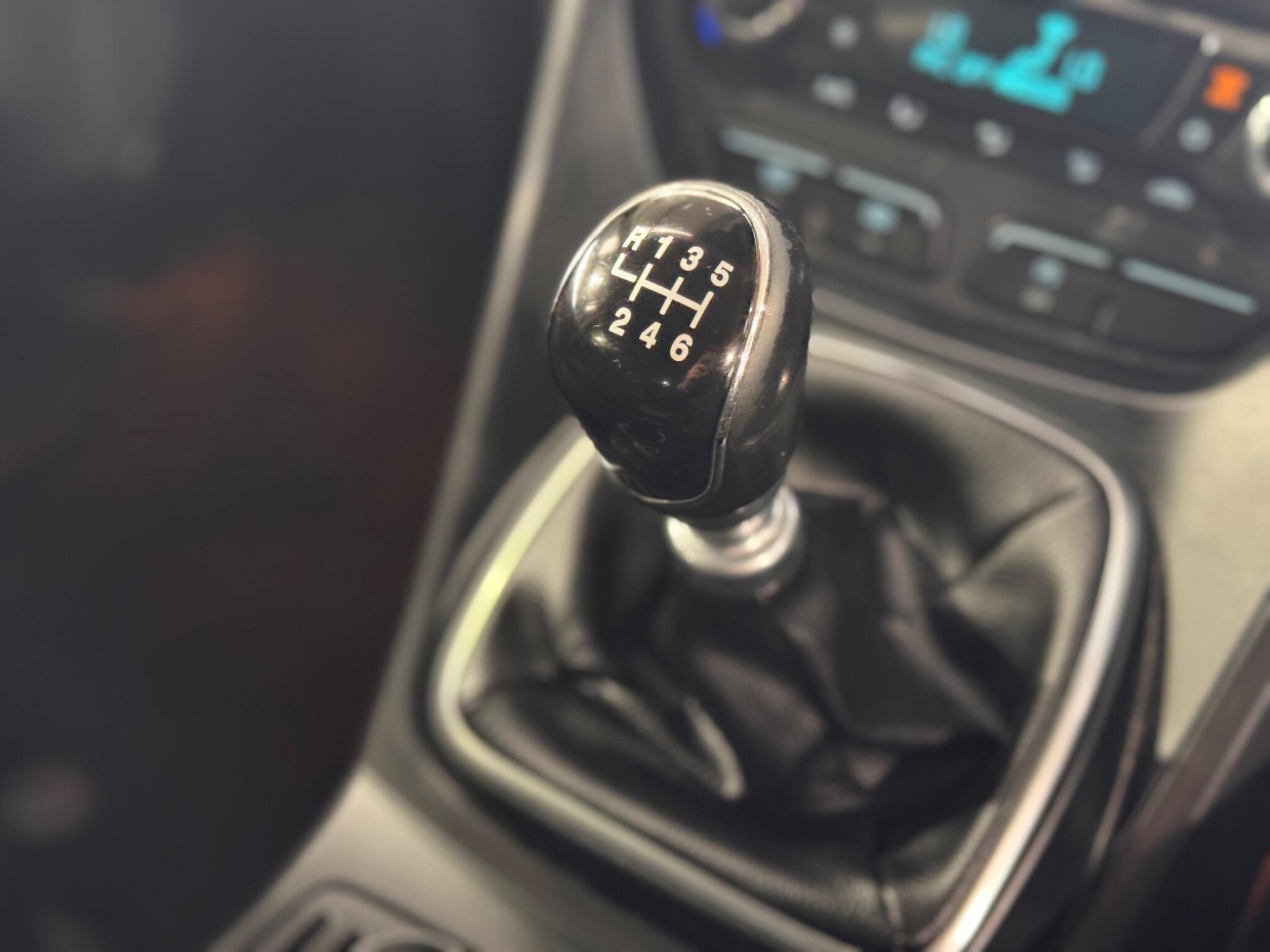 Ford Kuga - Image 28