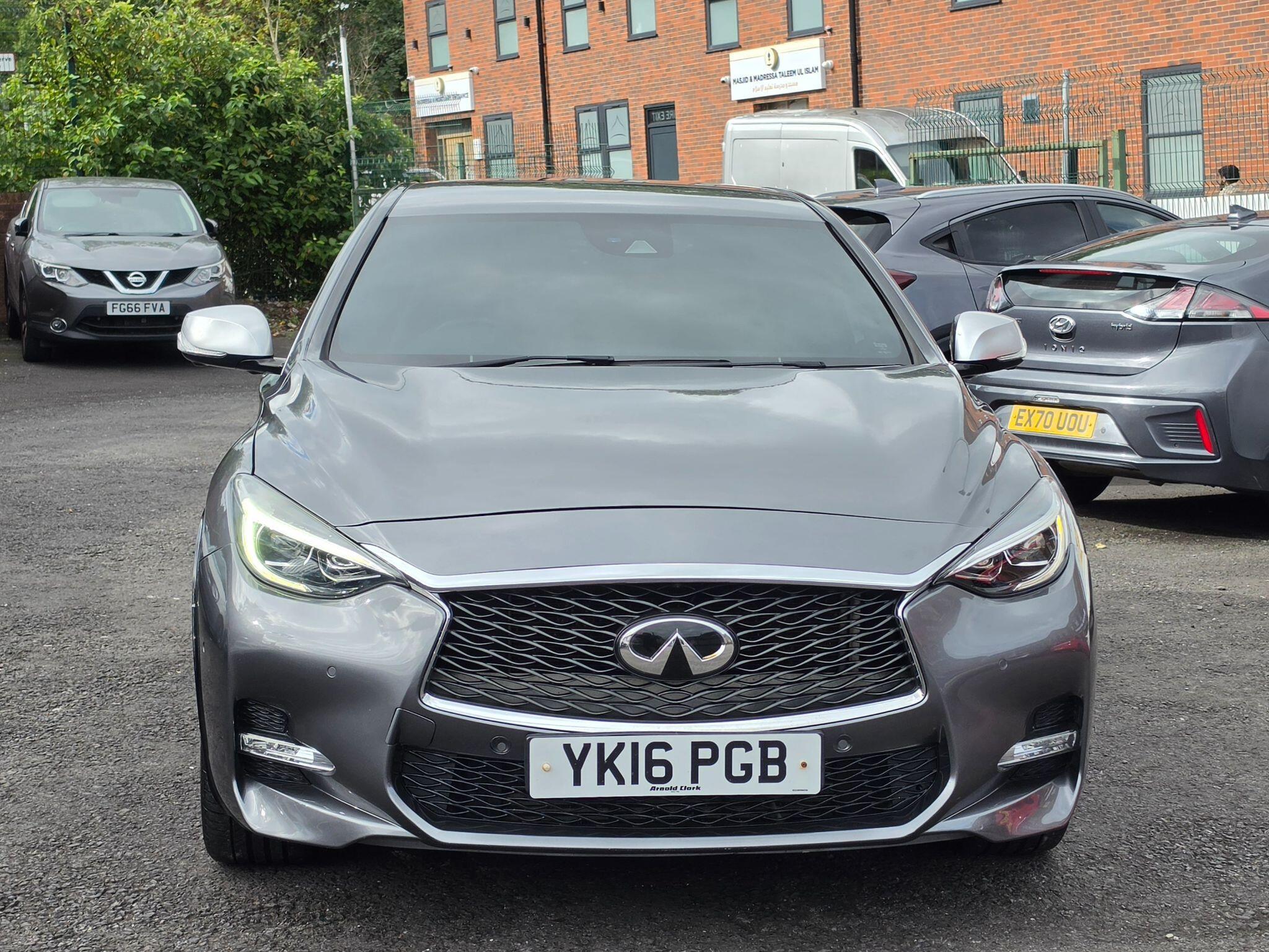Infiniti Q30 - Image 2