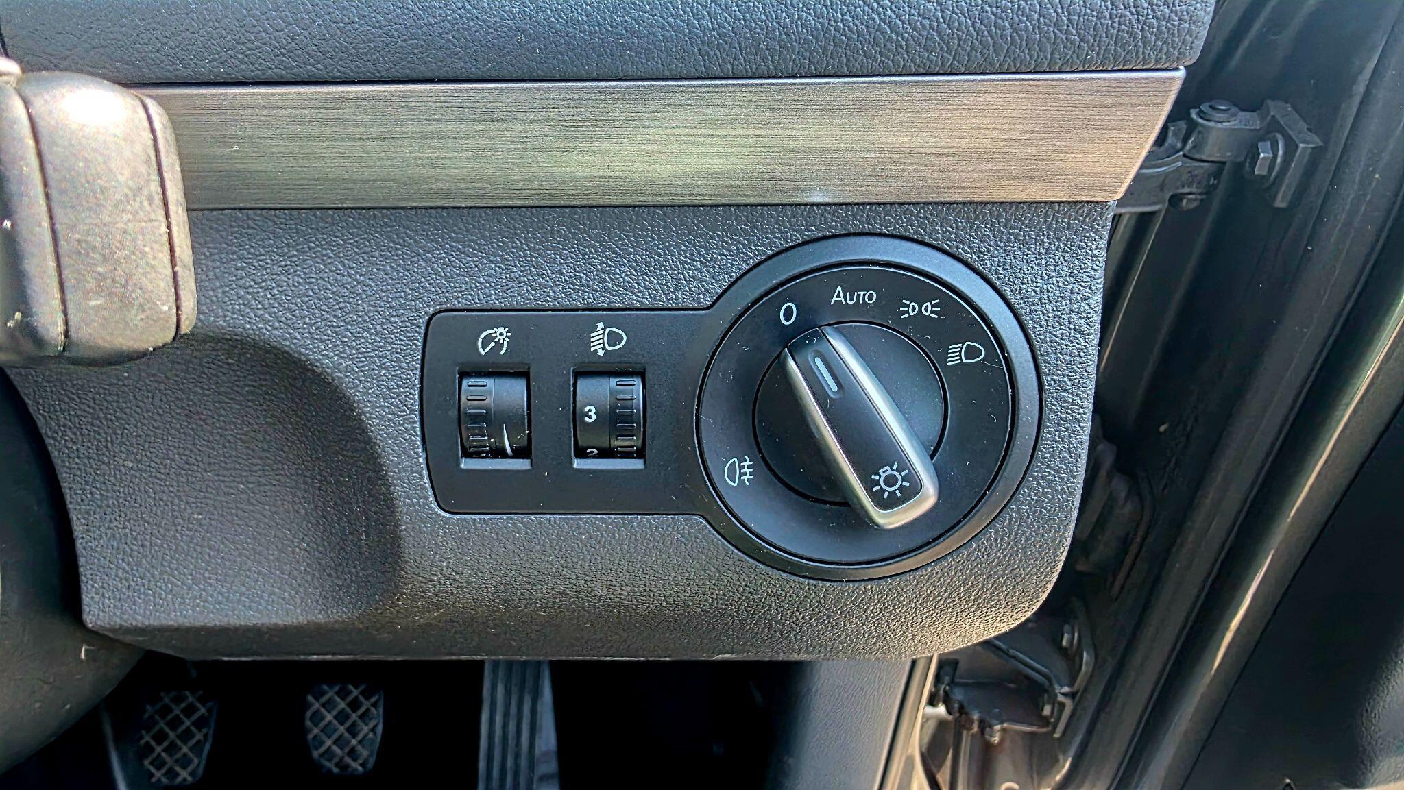 Volkswagen Touran - Image 24