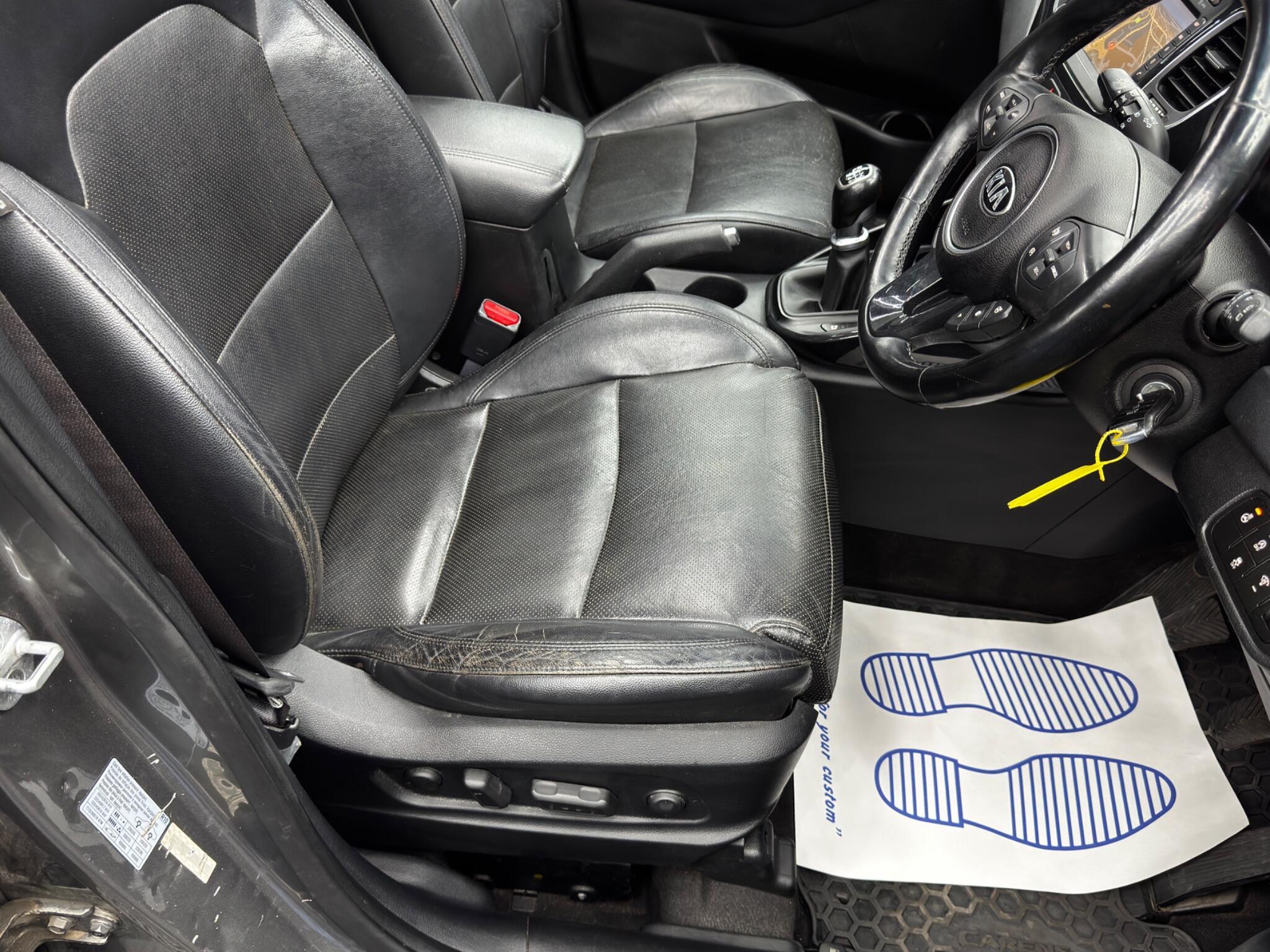 Kia Carens - Image 13