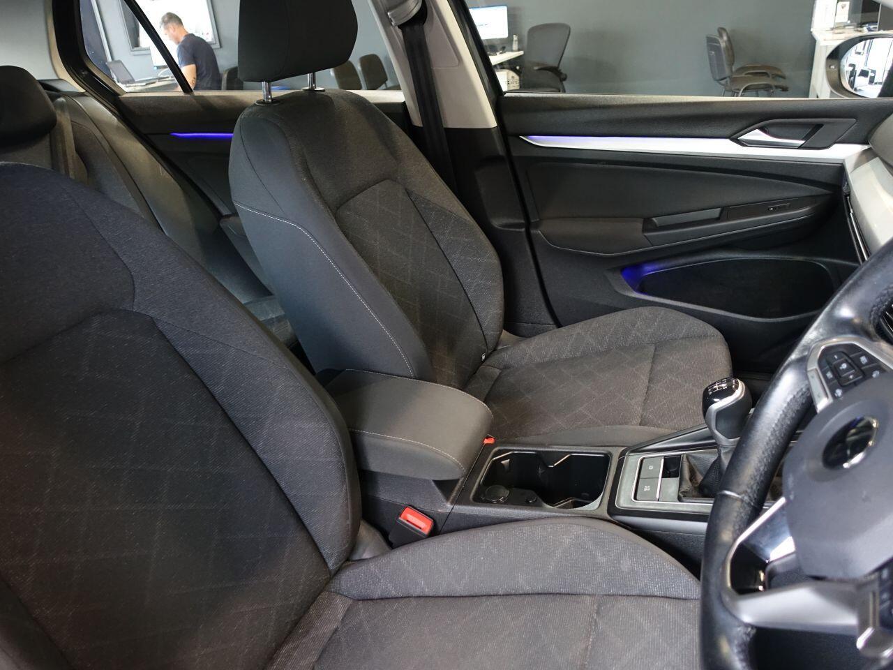 Volkswagen Golf - Image 13