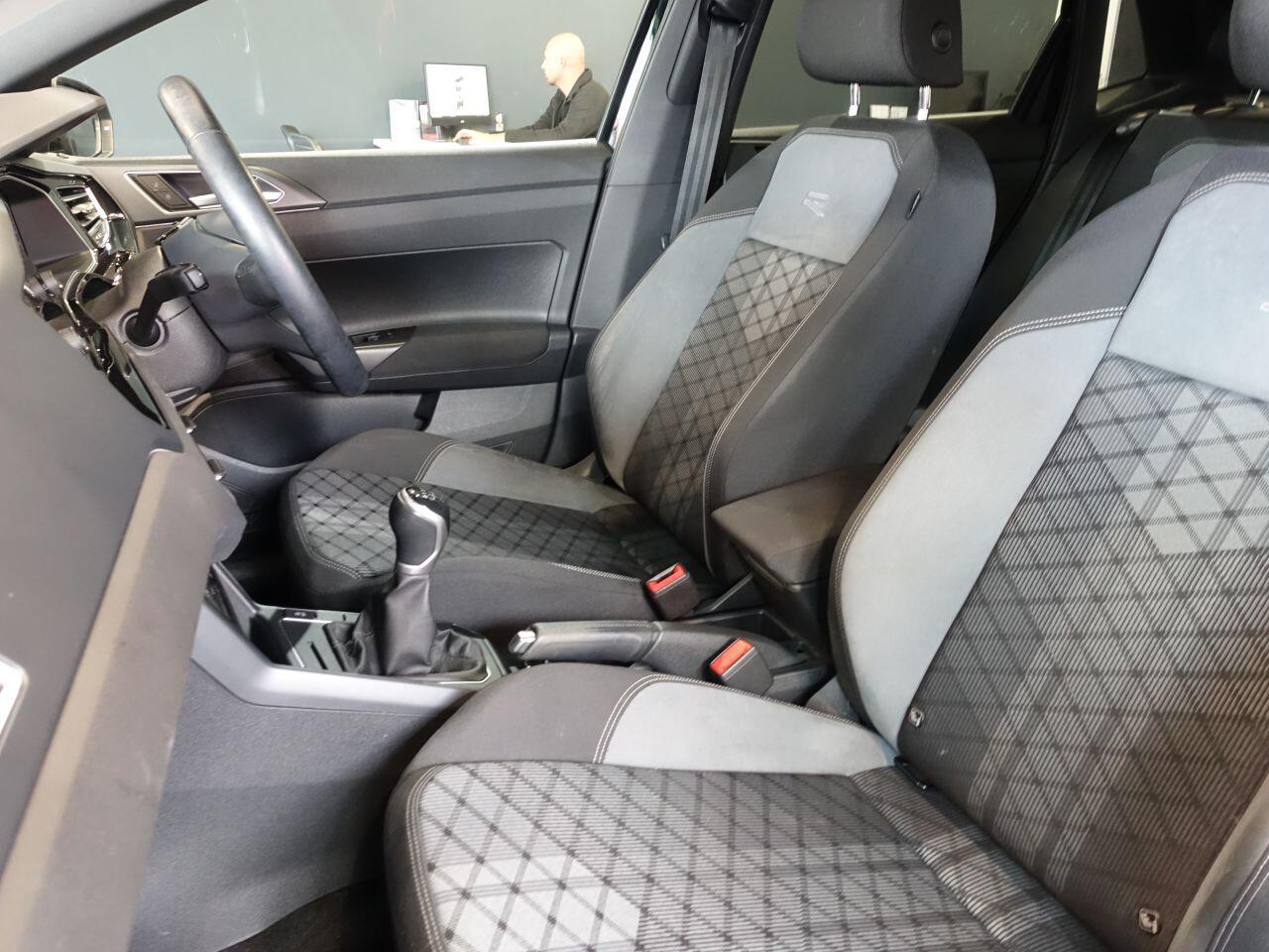 Volkswagen Polo - Image 12