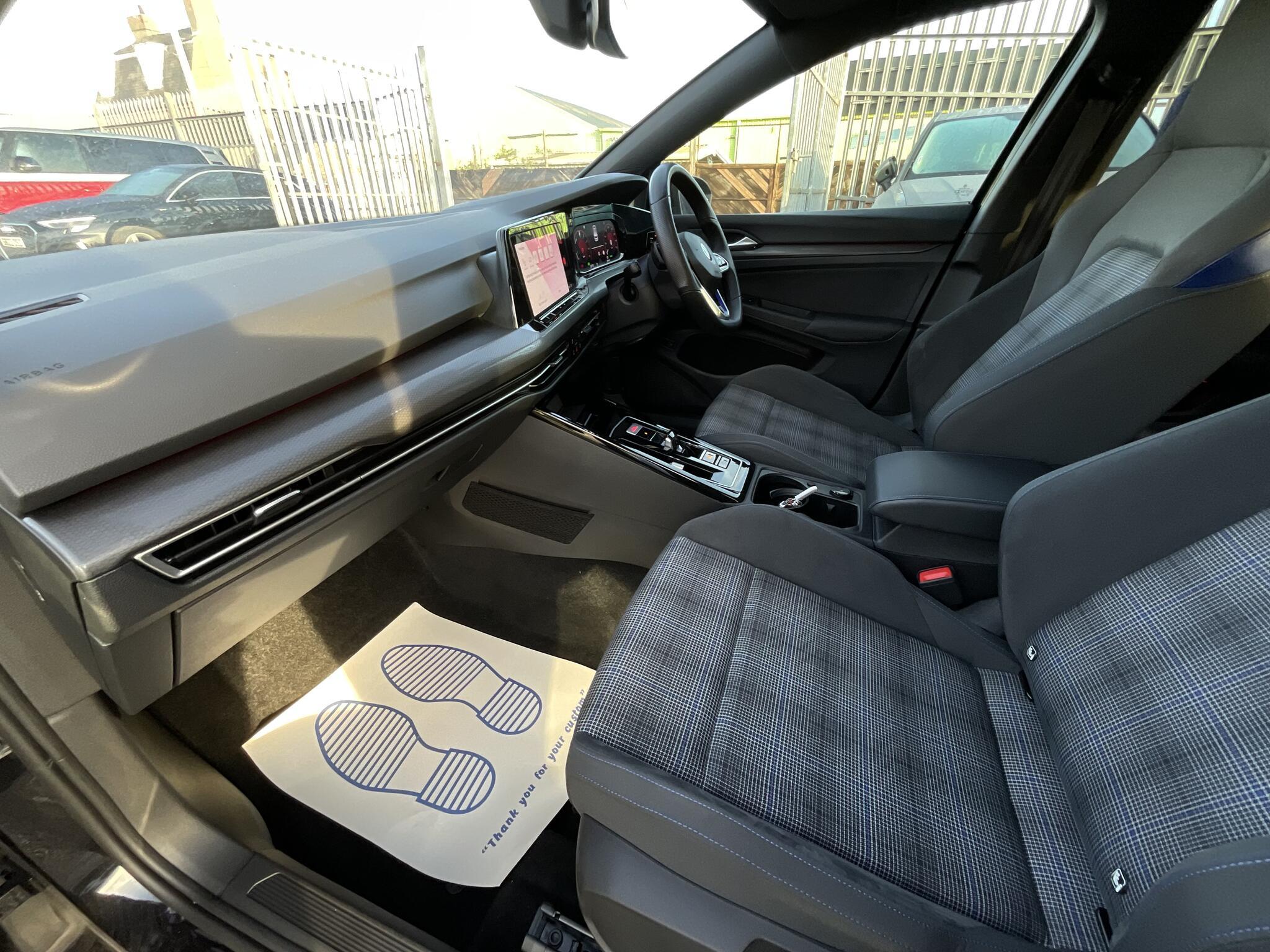 Volkswagen Golf - Image 16